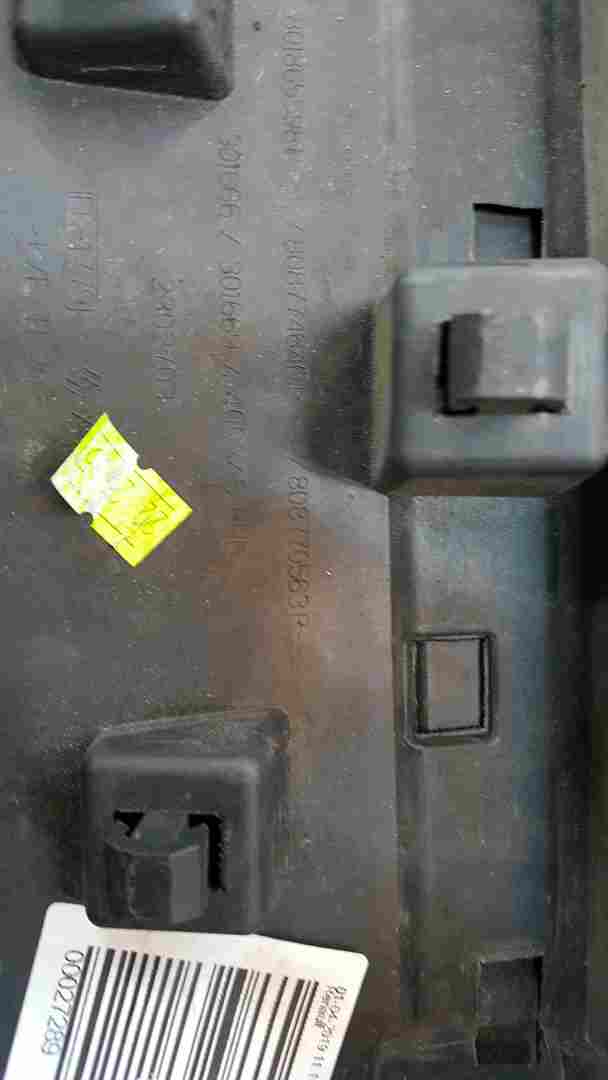 Thumb 4 Renault Clio MK4 2013-2019 Drivers OSF Front Door Moulding Trim 808774646R