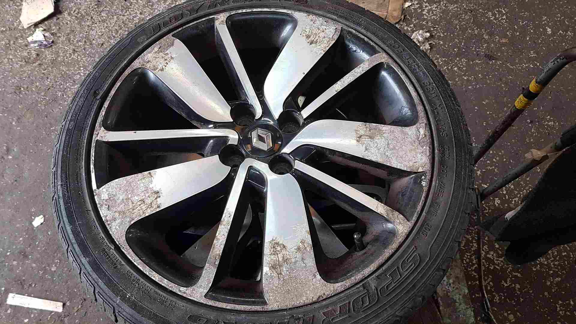 Thumb 4 Renault Clio MK4 2013-2018 Drenalic Alloy Wheel 17Inch 3/5 403006755R