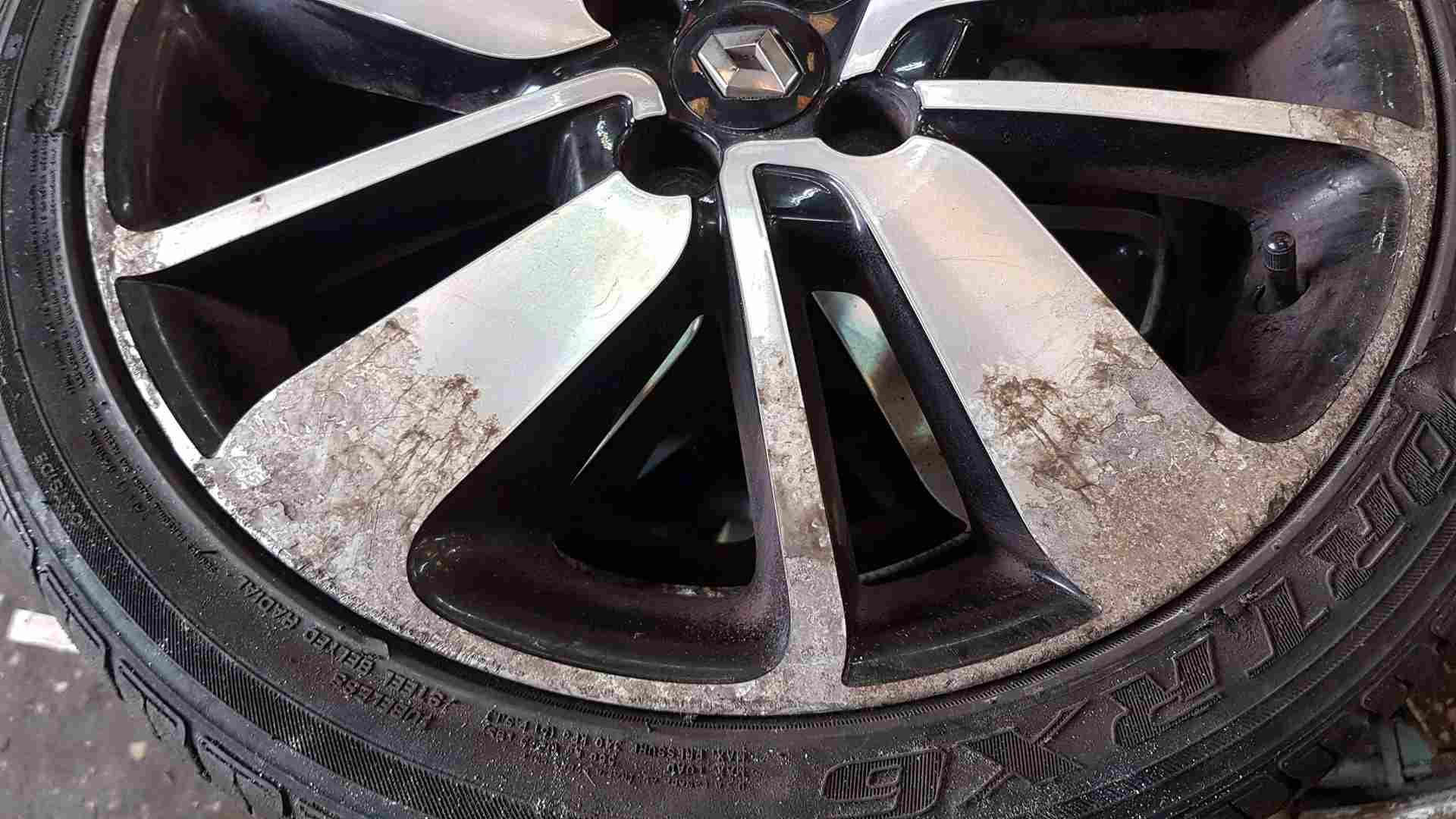 Thumb 2 Renault Clio MK4 2013-2018 Drenalic Alloy Wheel 17Inch 3/5 403006755R