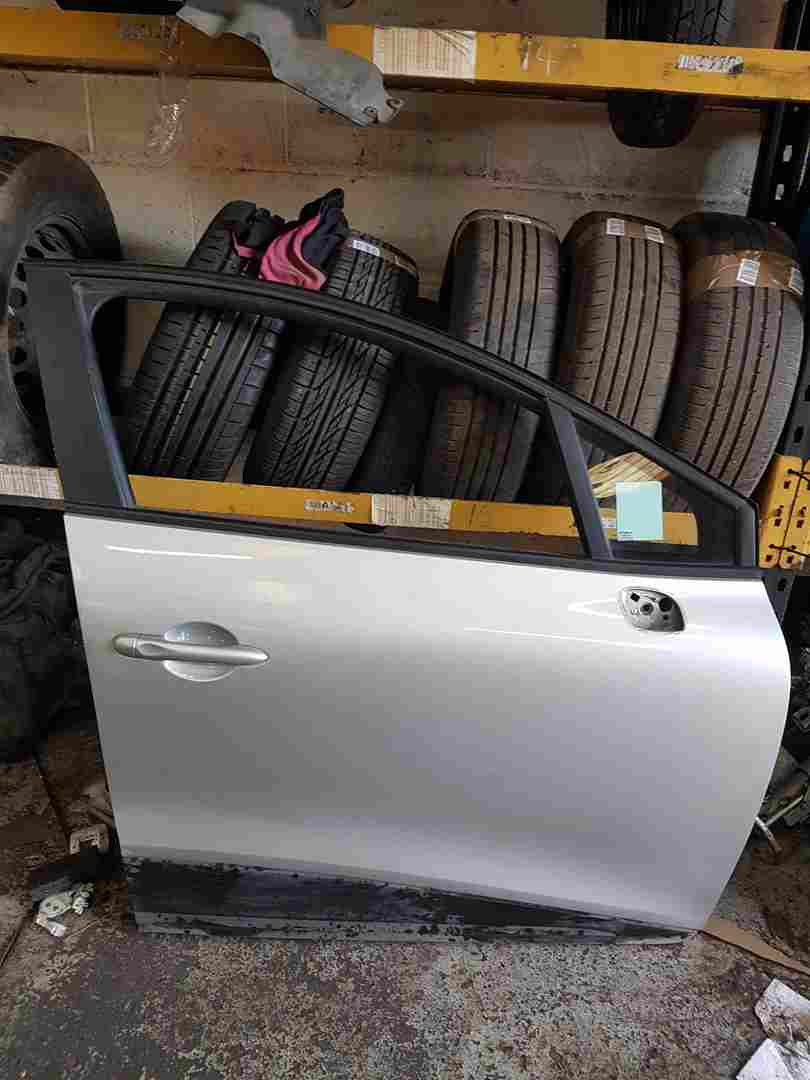 Renault Clio MK4 2013-2018 Drivers OSF Front Door Silver Ted69