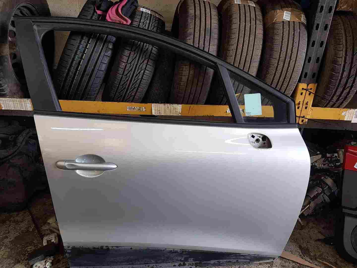 Thumb 2 Renault Clio MK4 2013-2018 Drivers OSF Front Door Silver Ted69