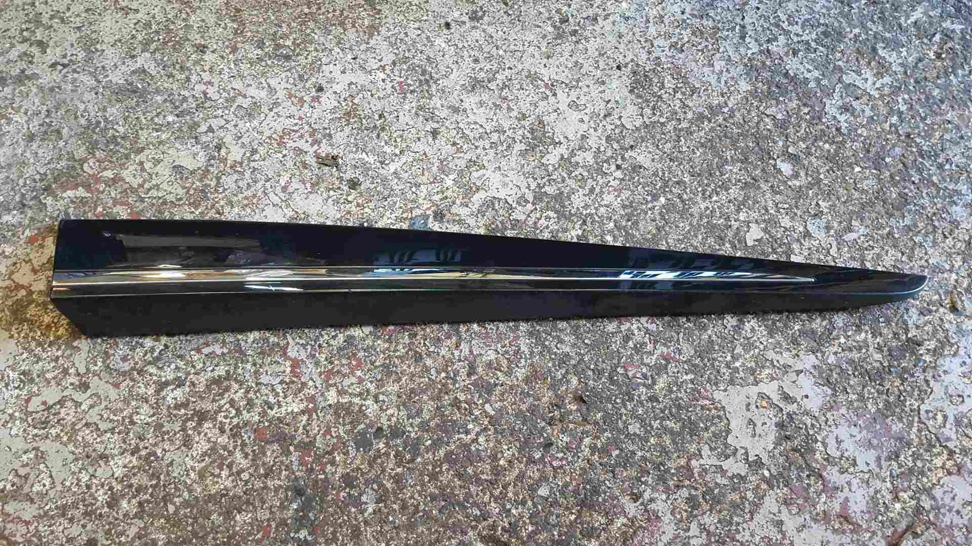 Thumb 2 Renault Clio MK4 2013-2018 Drivers OSF Front Door Trim Moulding Gloss Black