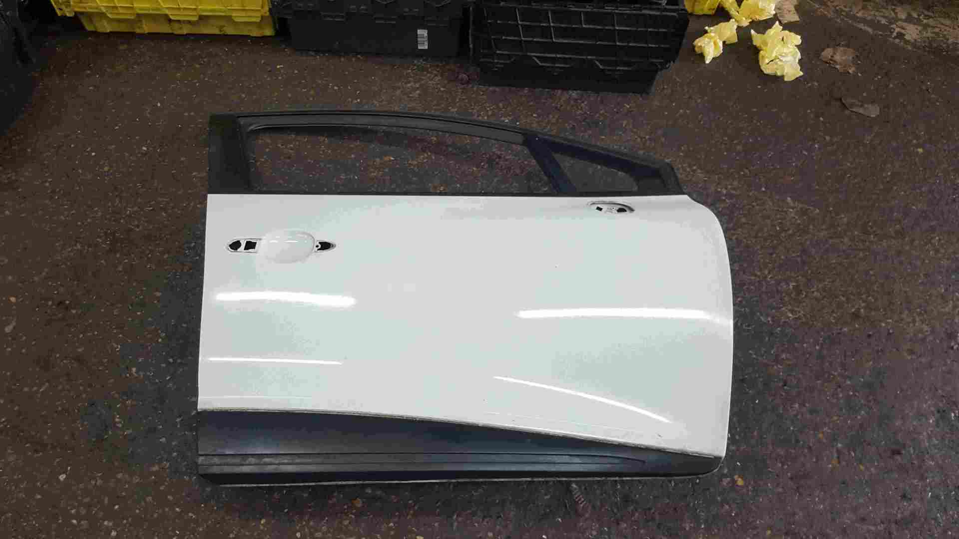 Thumb 4 Renault Clio MK4 2013-2018 Drivers OSF Front Door White 369