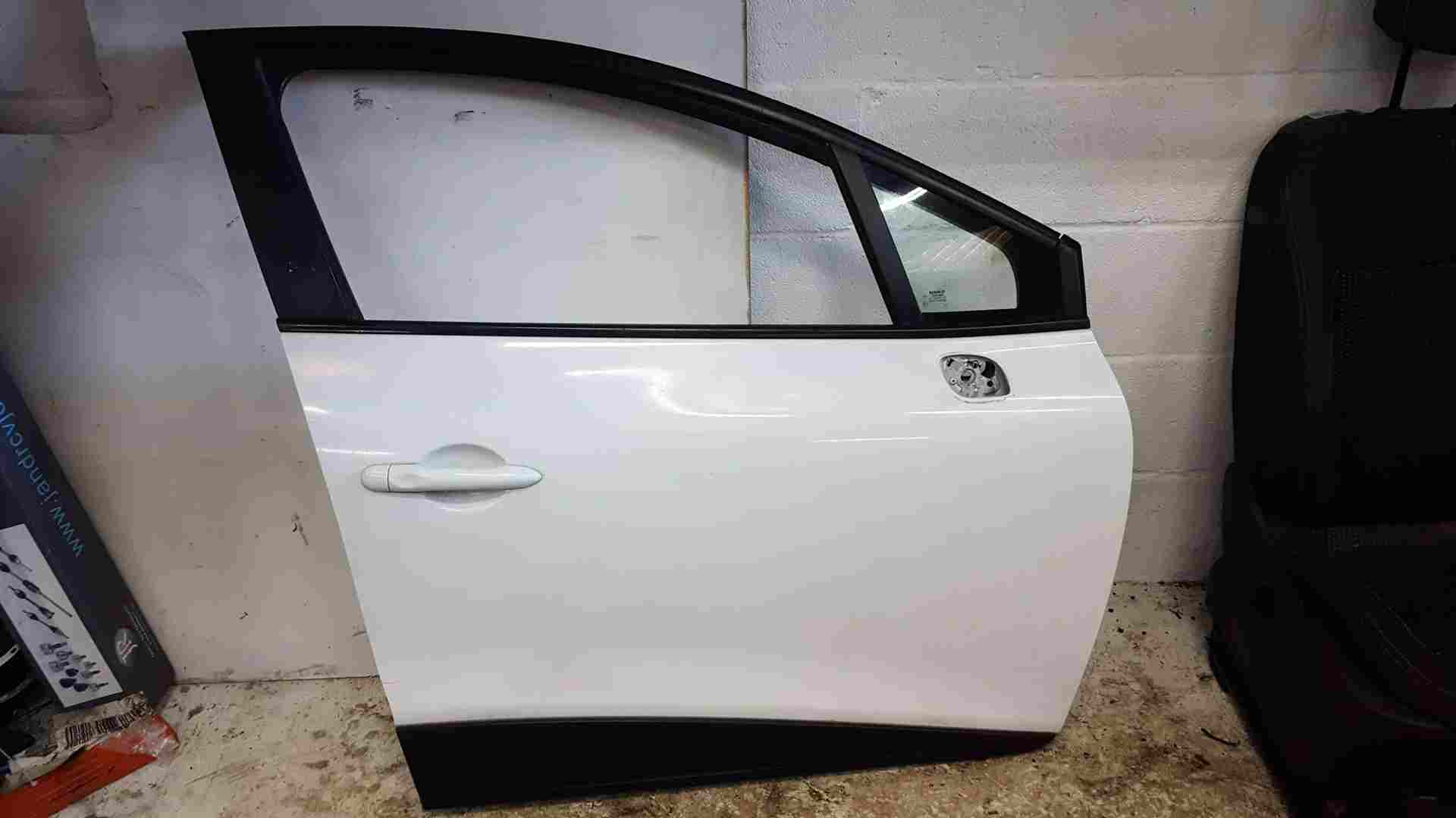 Renault Clio MK4 2013-2018 Drivers OSF Front Door White OV369
