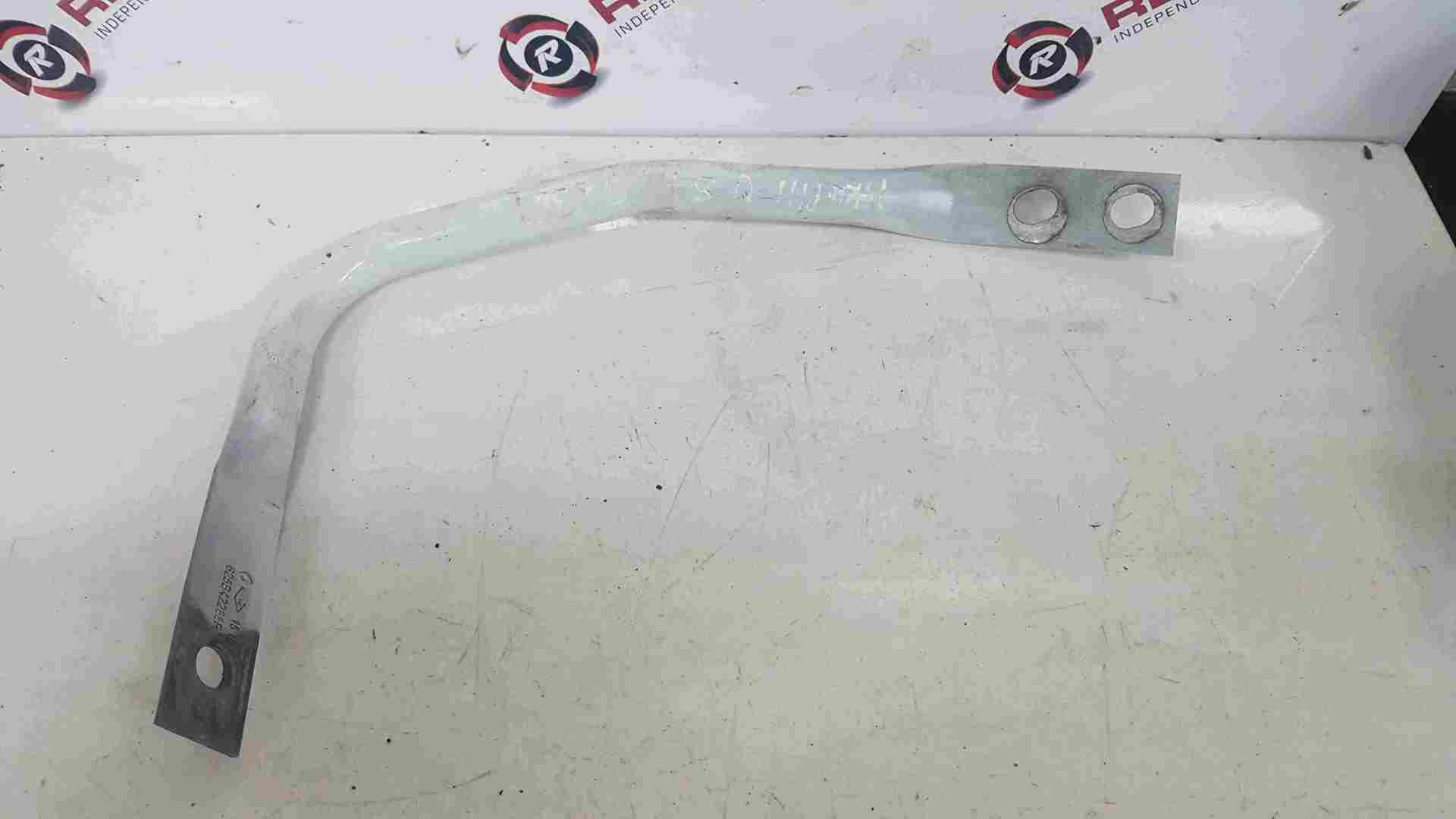 Thumb 2 Renault Clio MK4 2013-2018 Drivers OSF Front Wing Bracket White OV369 625b42288R