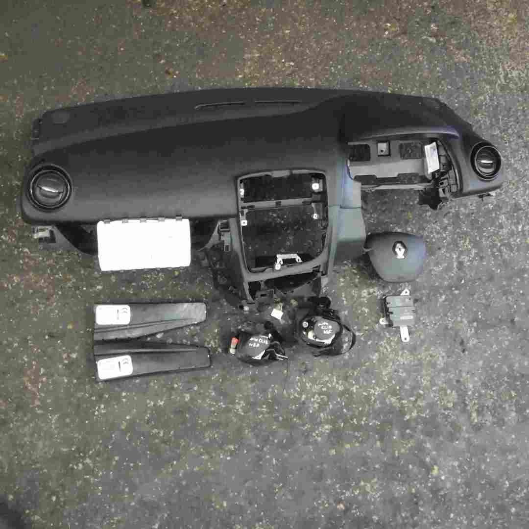 Renault Clio MK4 2013-2018 Main Dashboard Airbag Kit Seat Belts COMPLETE