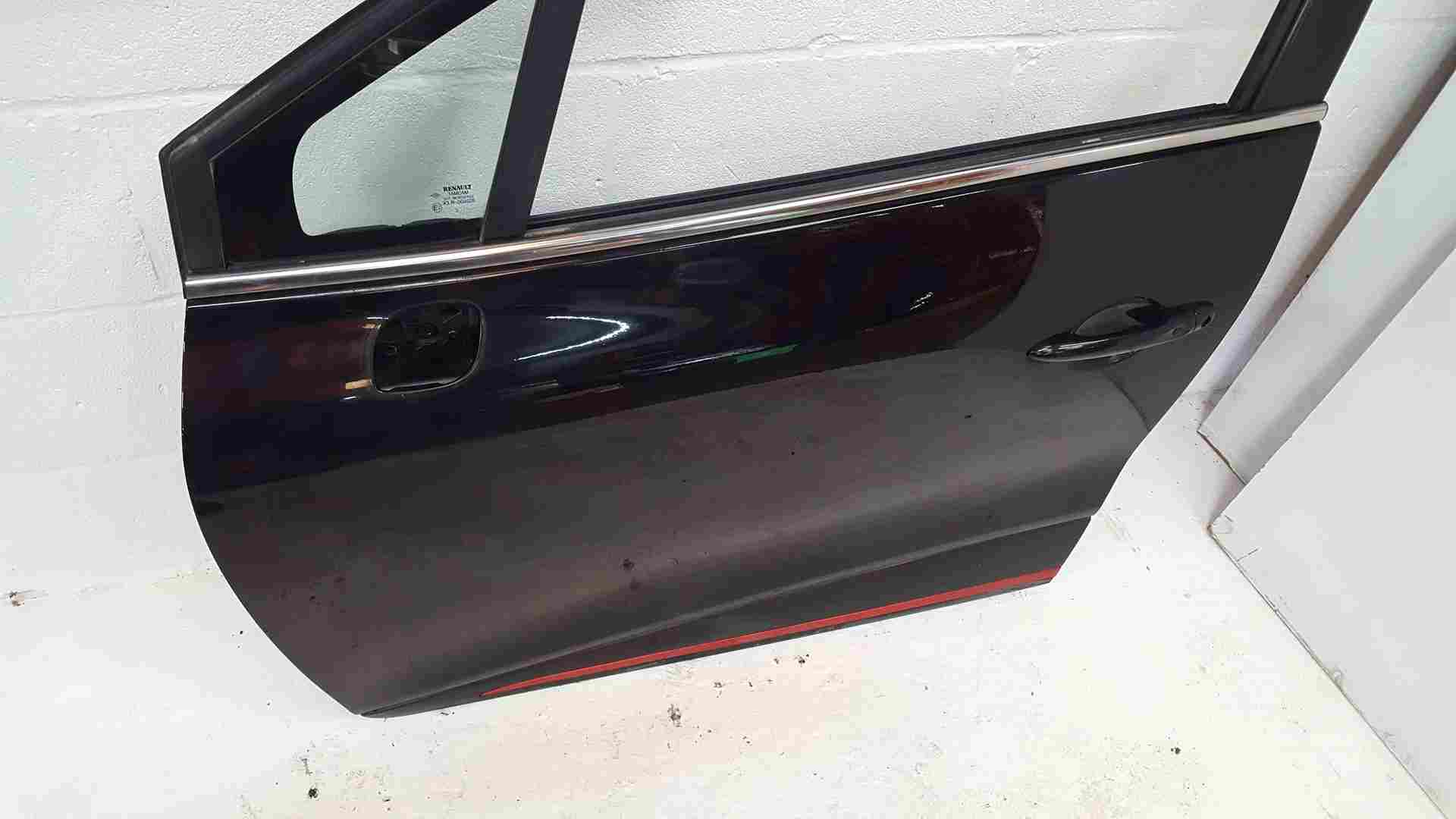 Thumb 6 Renault Clio MK4 2013-2018 Passenger NSF Front Door Black Tegne Red Trim