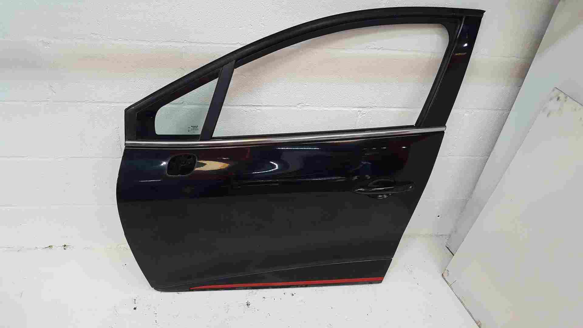 Thumb 4 Renault Clio MK4 2013-2018 Passenger NSF Front Door Black Tegne Red Trim