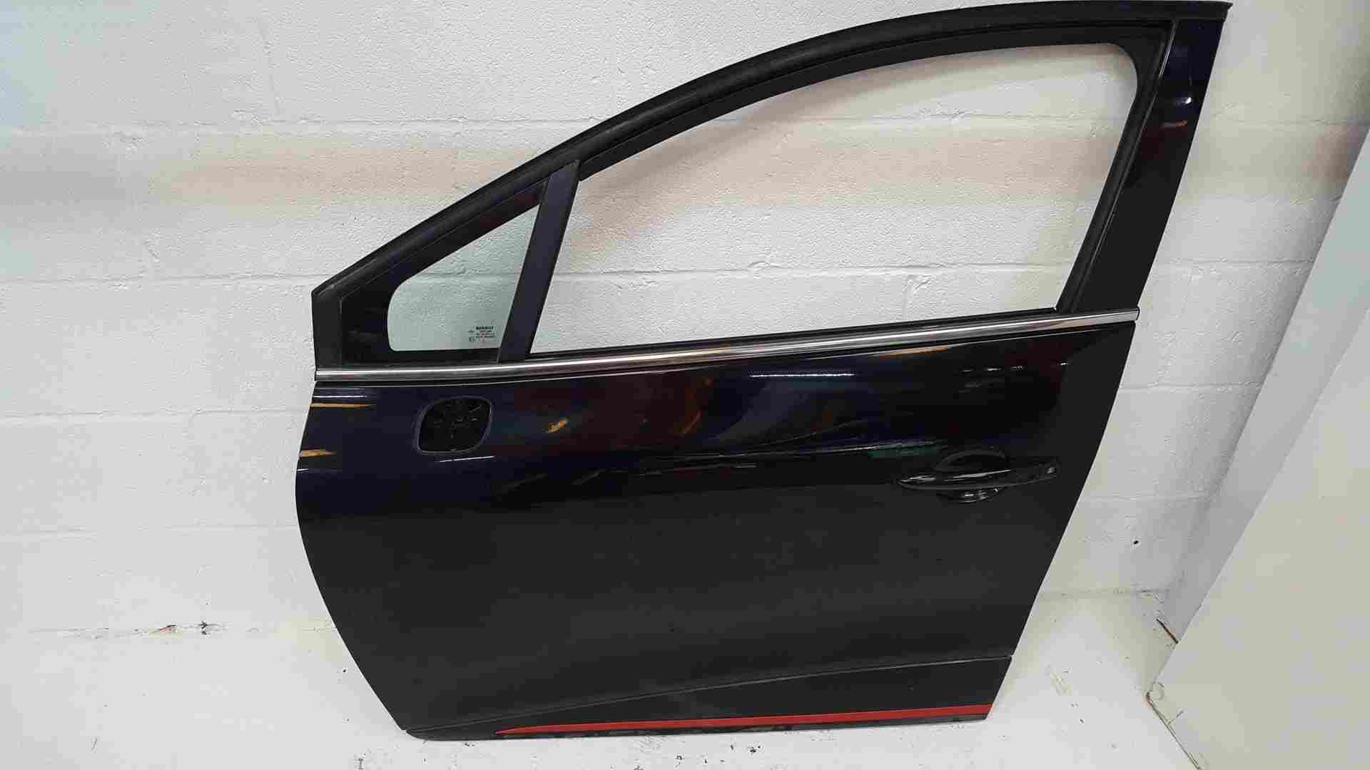 Renault Clio MK4 2013-2018 Passenger NSF Front Door Black Tegne Red Trim