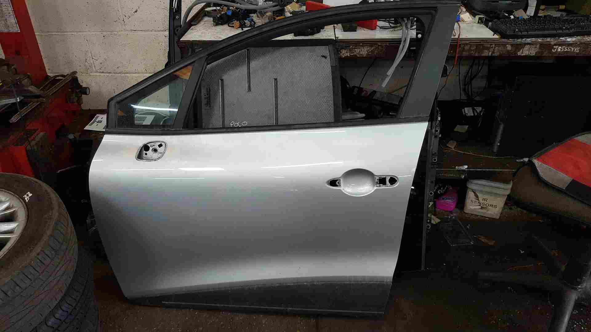 Thumb 3 Renault Clio MK4 2013-2018 Passenger NSF Front Door Silver Ted69 Grade A