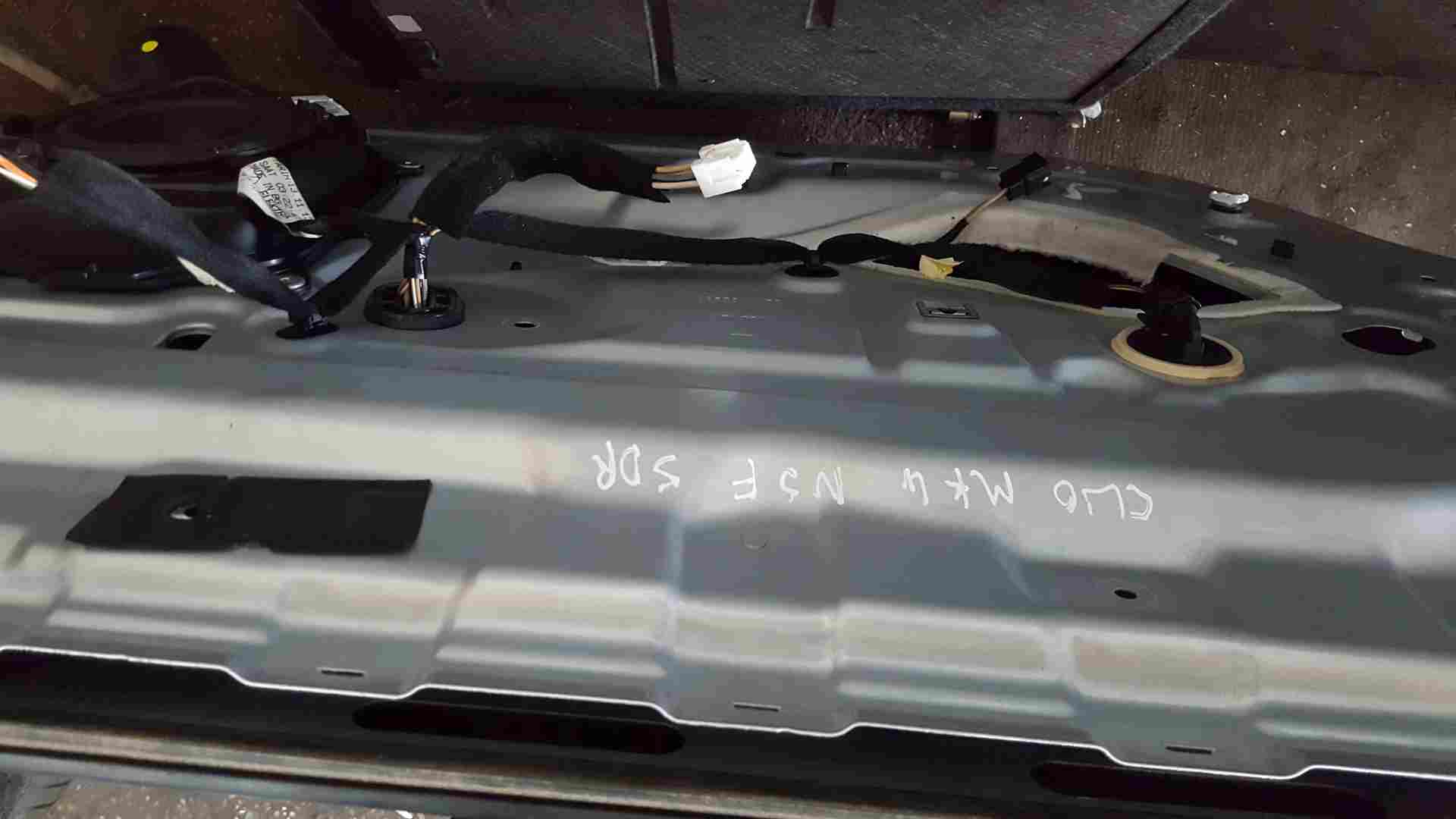 Thumb 2 Renault Clio MK4 2013-2018 Passenger NSF Front Door Silver Ted69 Grade A