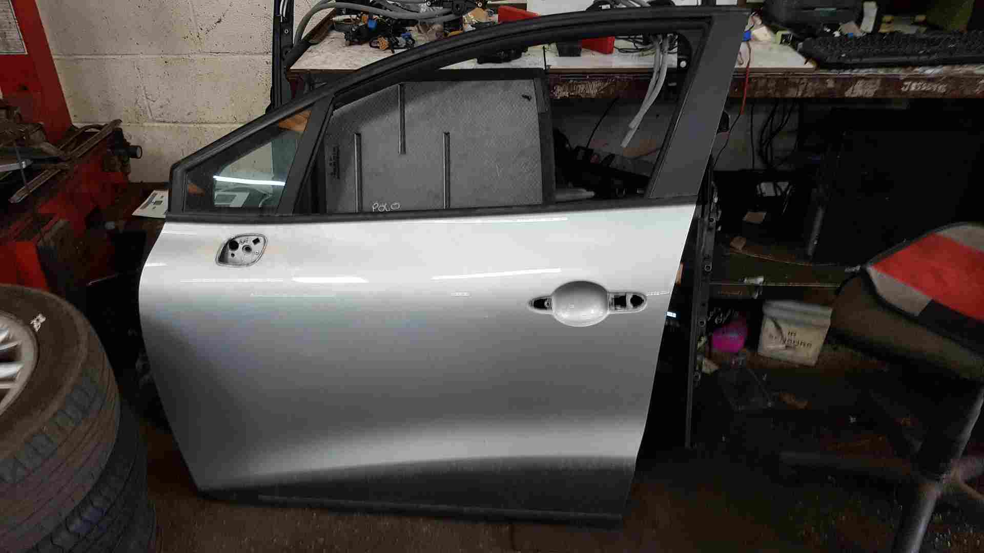 Thumb 5 Renault Clio MK4 2013-2018 Passenger NSF Front Door Silver Ted69 Grade A