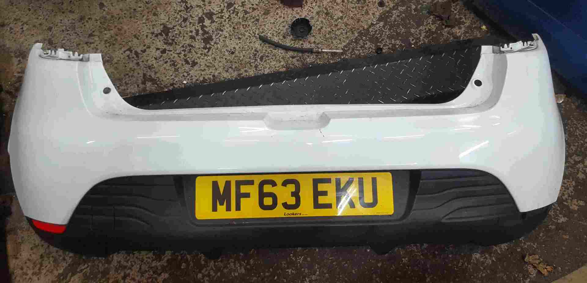 Thumb 3 Renault Clio MK4 2013-2018 Rear Bumper White 369