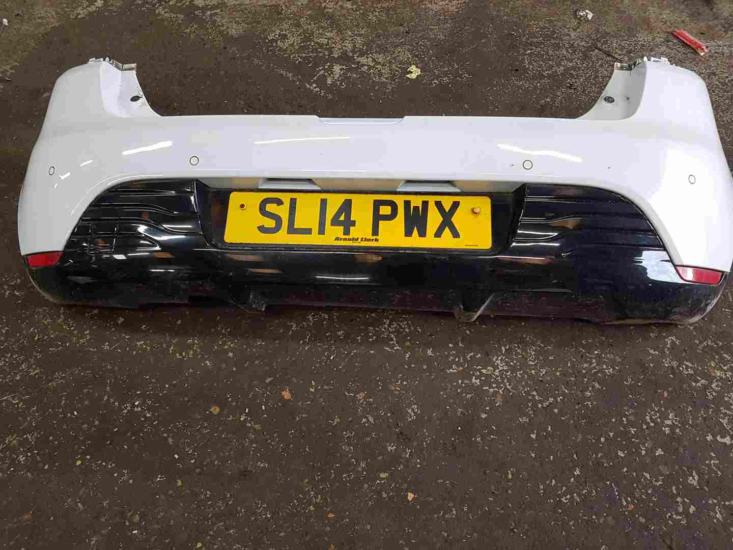 Thumb 4 Renault Clio MK4 2013-2018 Rear Bumper White Ov369 + Reverse Sensors