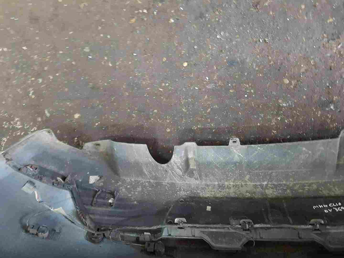 Thumb 8 Renault Clio MK4 2013-2018 Rear Bumper White Ov369 + Reverse Sensors