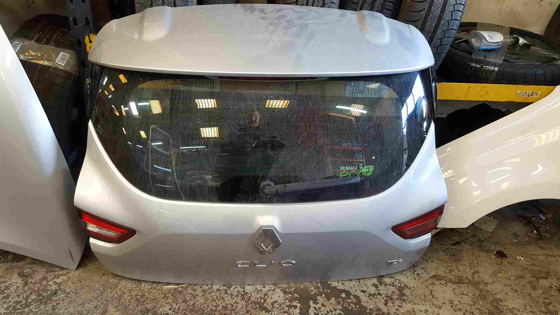 Thumb 3 Renault Clio MK4 2013-2018 Rear Tailgate Boot Silver Ted69 TCE