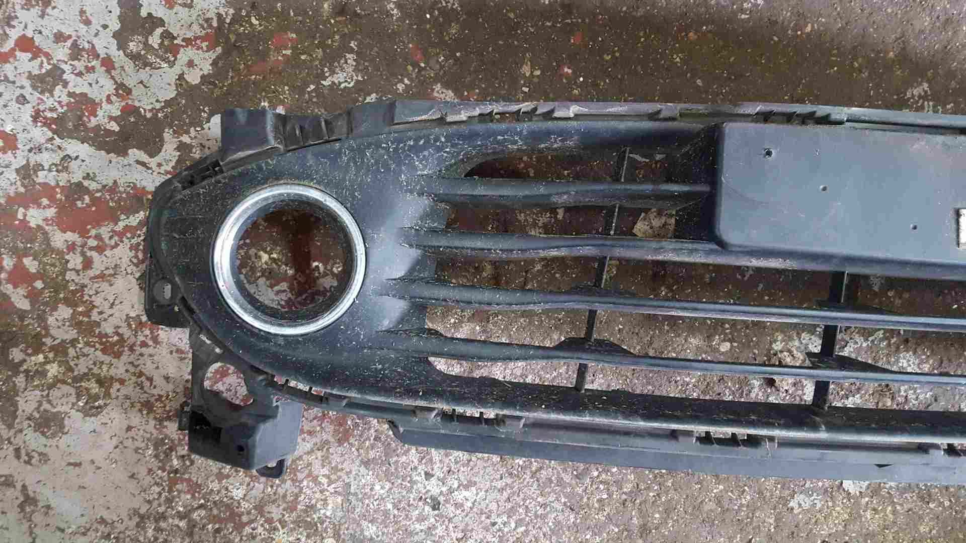 Thumb 4 Renault Clio MK4 2013-2019 Bottom Front Bumper Grille Grill Insert Chrome fogs