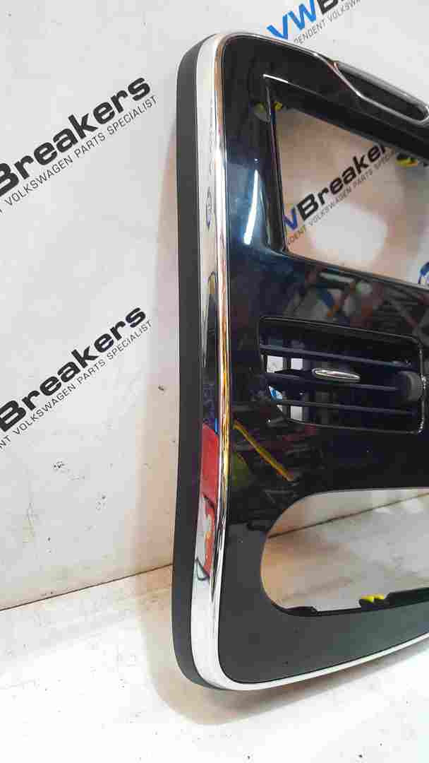 Thumb 6 Renault Clio MK4 2013-2019 Centre Dashboard Heater Display Surround Chrome Black