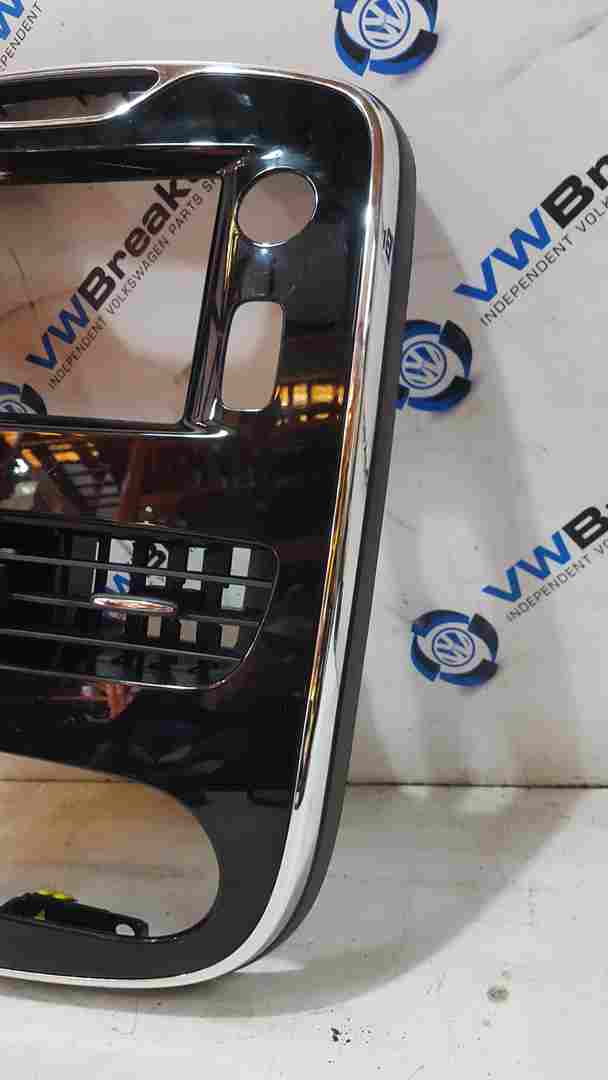 Thumb 5 Renault Clio MK4 2013-2019 Centre Dashboard Heater Display Surround Chrome Black