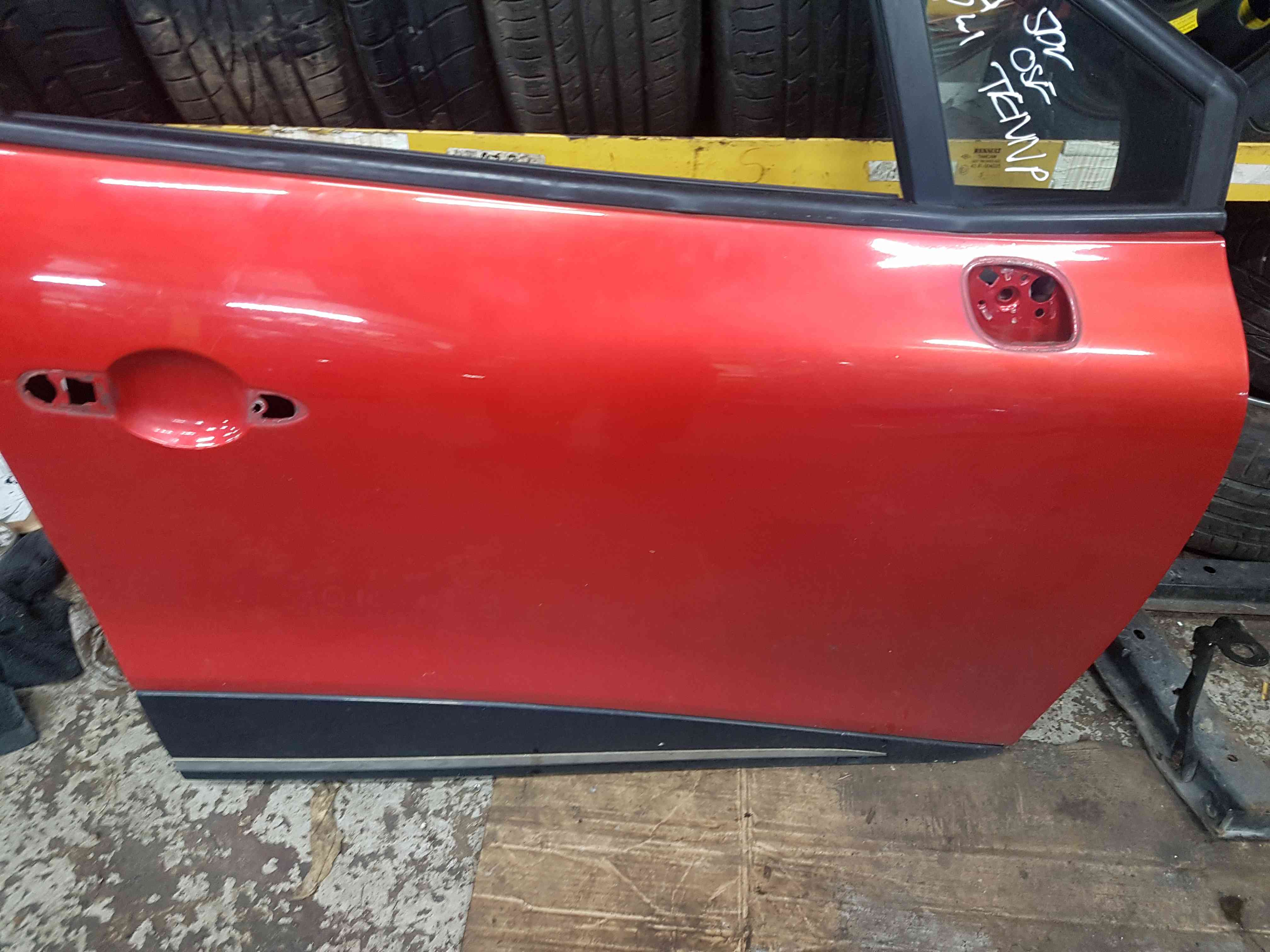Renault Clio MK4 2013-2019 Drivers OSF Front Door RED Tennp