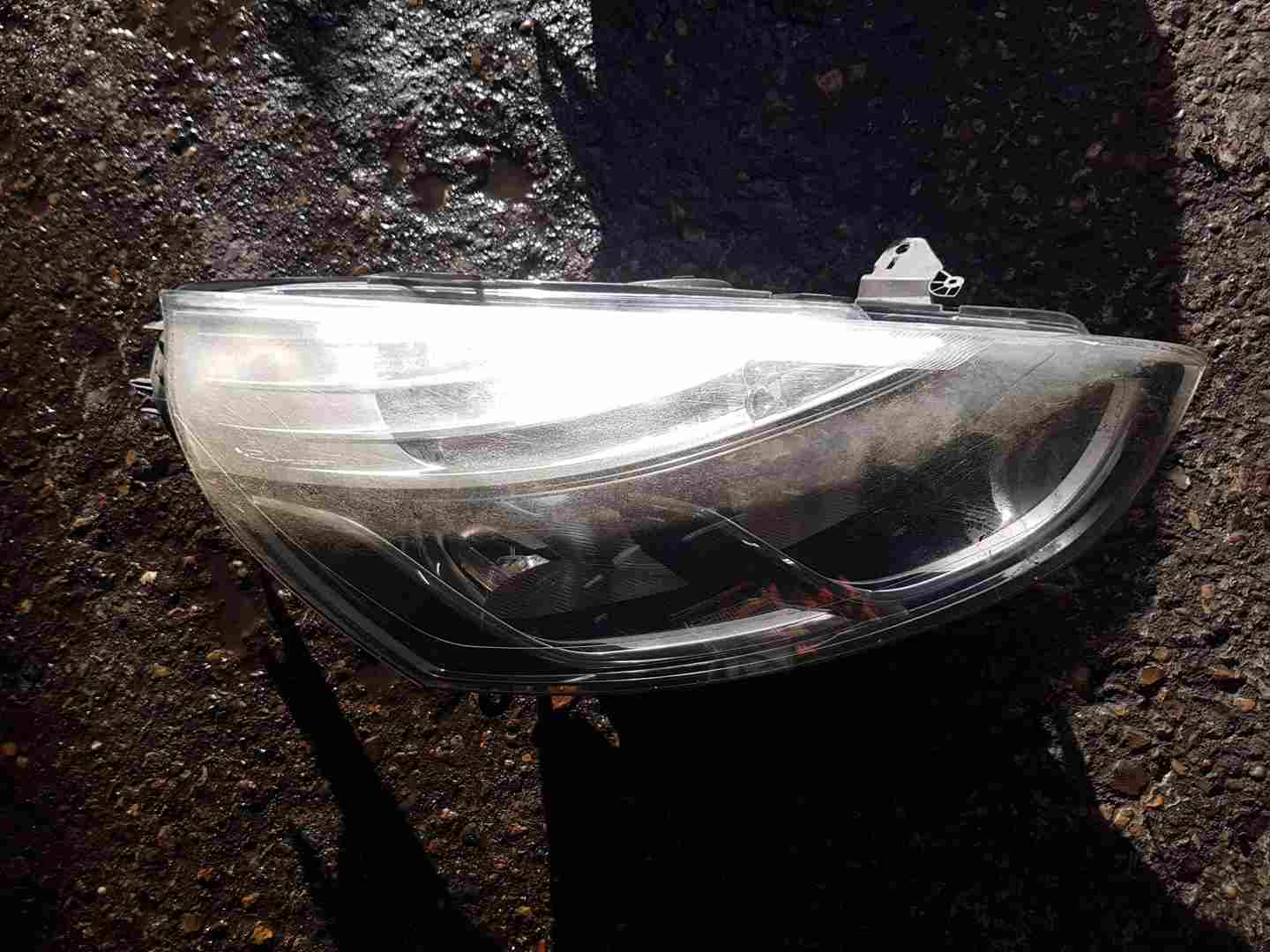 Thumb 5 Renault Clio MK4 2013-2019 Drivers OSF Front Headlight 4/5 Halogen