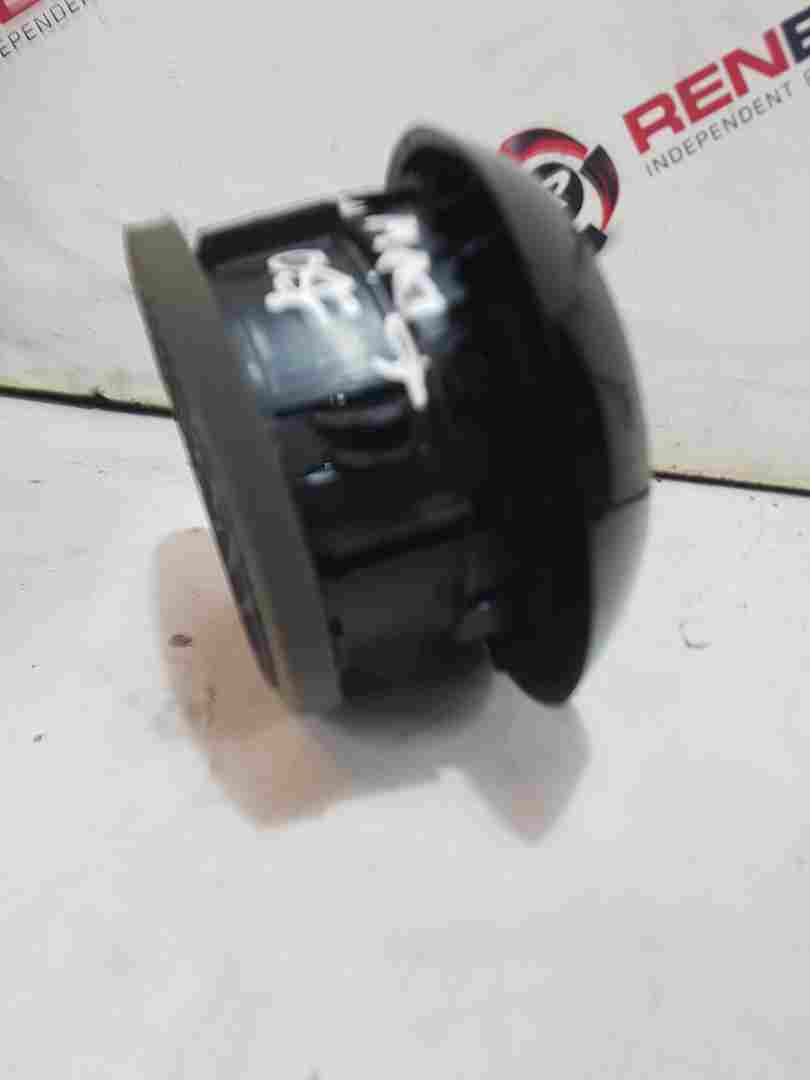 Thumb 2 Renault Clio MK4 2013-2019 Drivers NSF OSF Heater Vent Black 687605663R