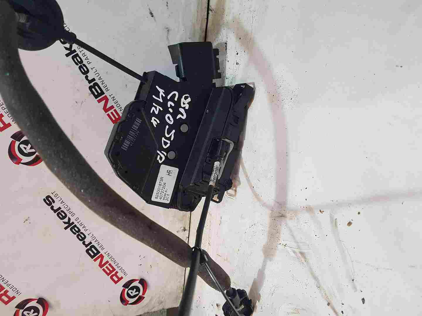 Renault Clio MK4 2013-2019 Drivers OSR Rear Door Lock Mechanism 6 pin 825001873R