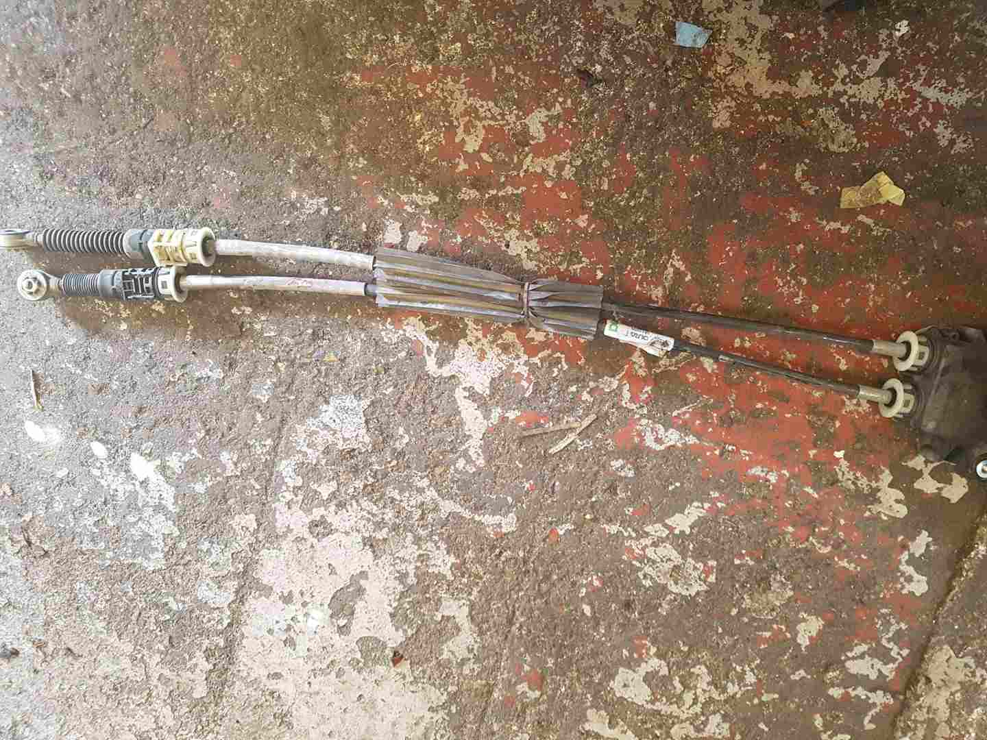 Thumb 6 Renault Clio MK4 2013-2019 Gear Stick Mechanism Linkage Cables 349014605R