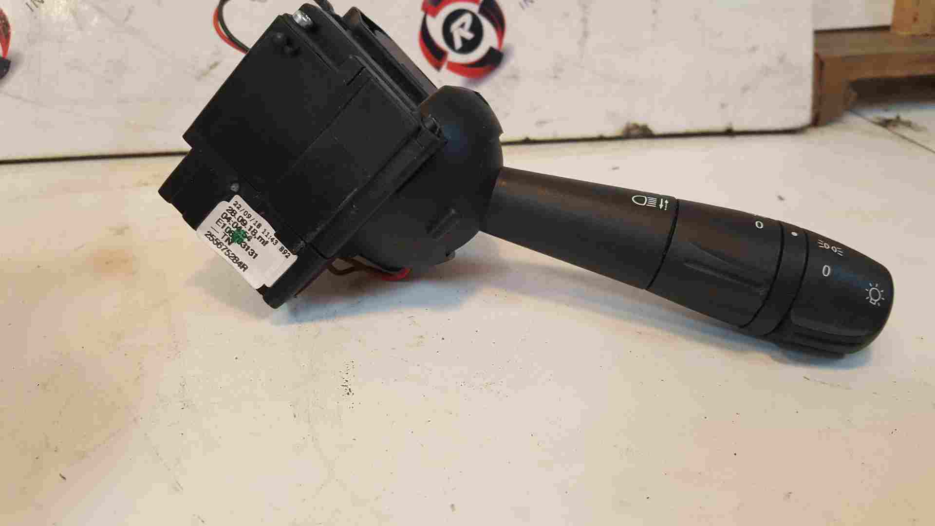 Renault Clio MK4 2013-2019 Headlight Indicator Stalk Switch 255675284R