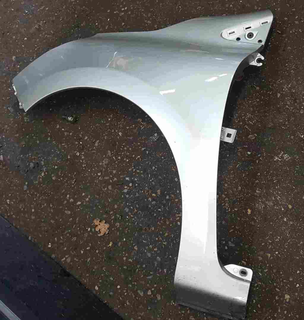 Thumb 2 Renault Clio MK4 2013-2019 Passenger NS Wing Silver TED69