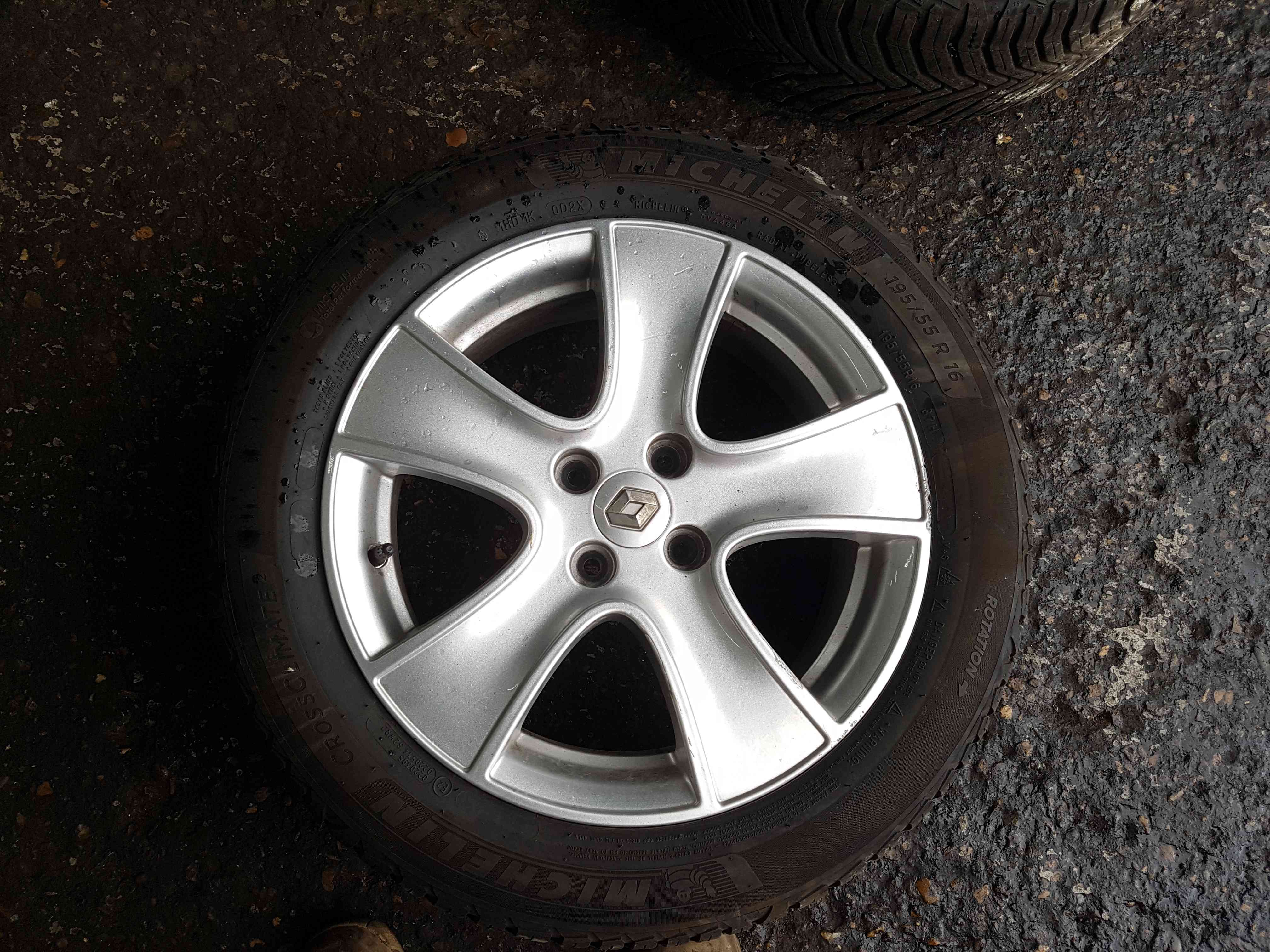 Thumb 5 Renault Clio MK4 2013-2019 Passion Alloy Wheel + Tyre 195 55 16 6Mm 4/5