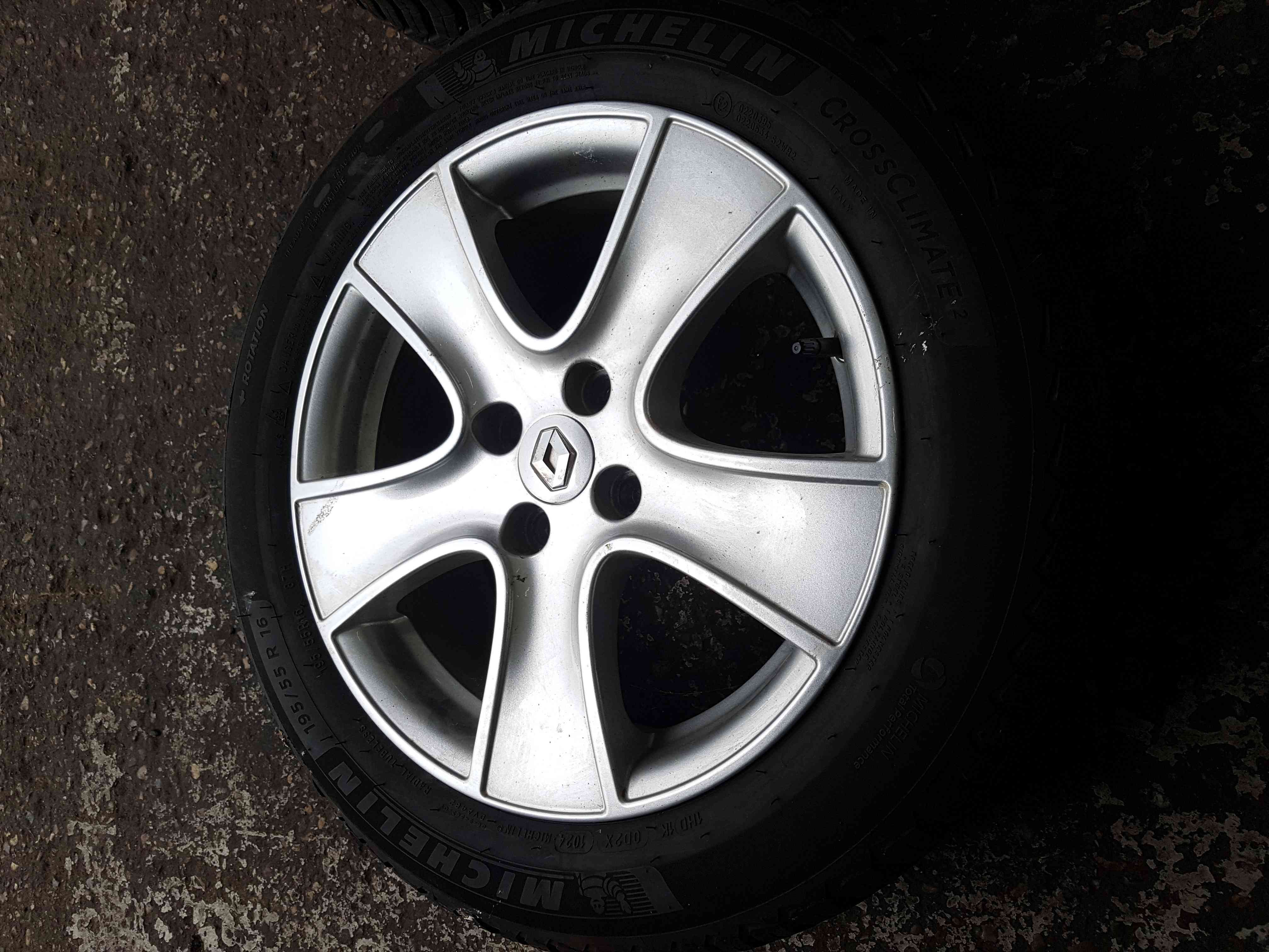 Thumb 3 Renault Clio MK4 2013-2019 Passion Alloy Wheel + Tyre 195 55 16 6Mm 4/5