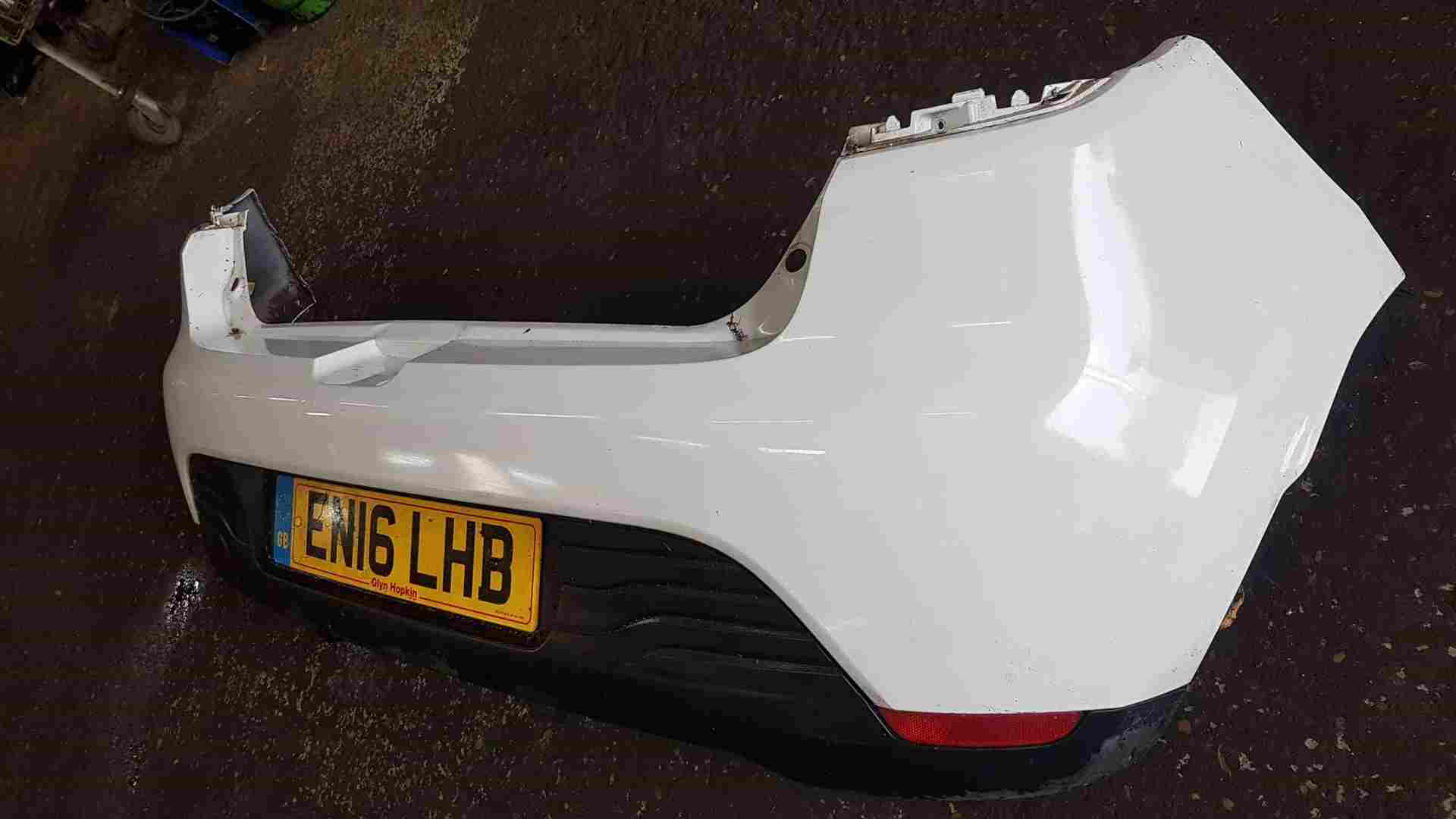 Thumb 4 Renault Clio MK4 2013-2019 Rear Bumper White Ov369
