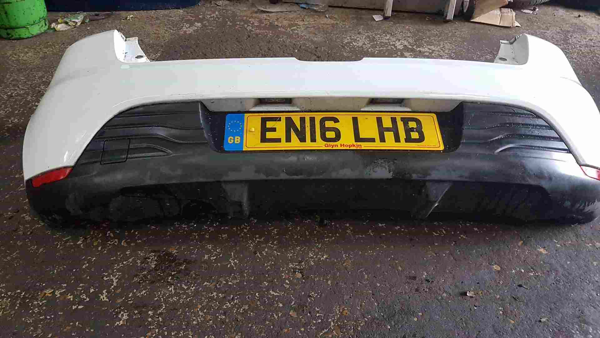 Thumb 2 Renault Clio MK4 2013-2019 Rear Bumper White Ov369