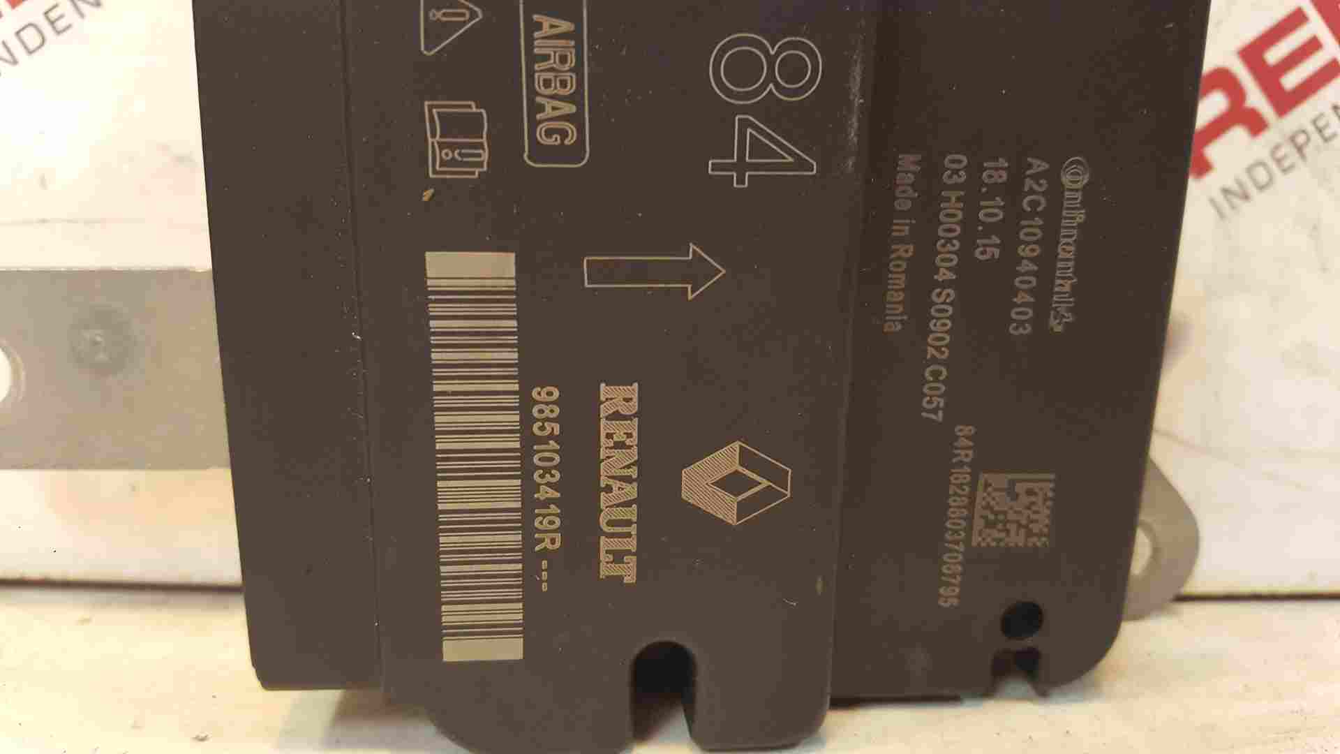 Thumb 8 Renault Clio MK4 2016-2019 Airbag Control Module Deployed/Data Stored 985103419R