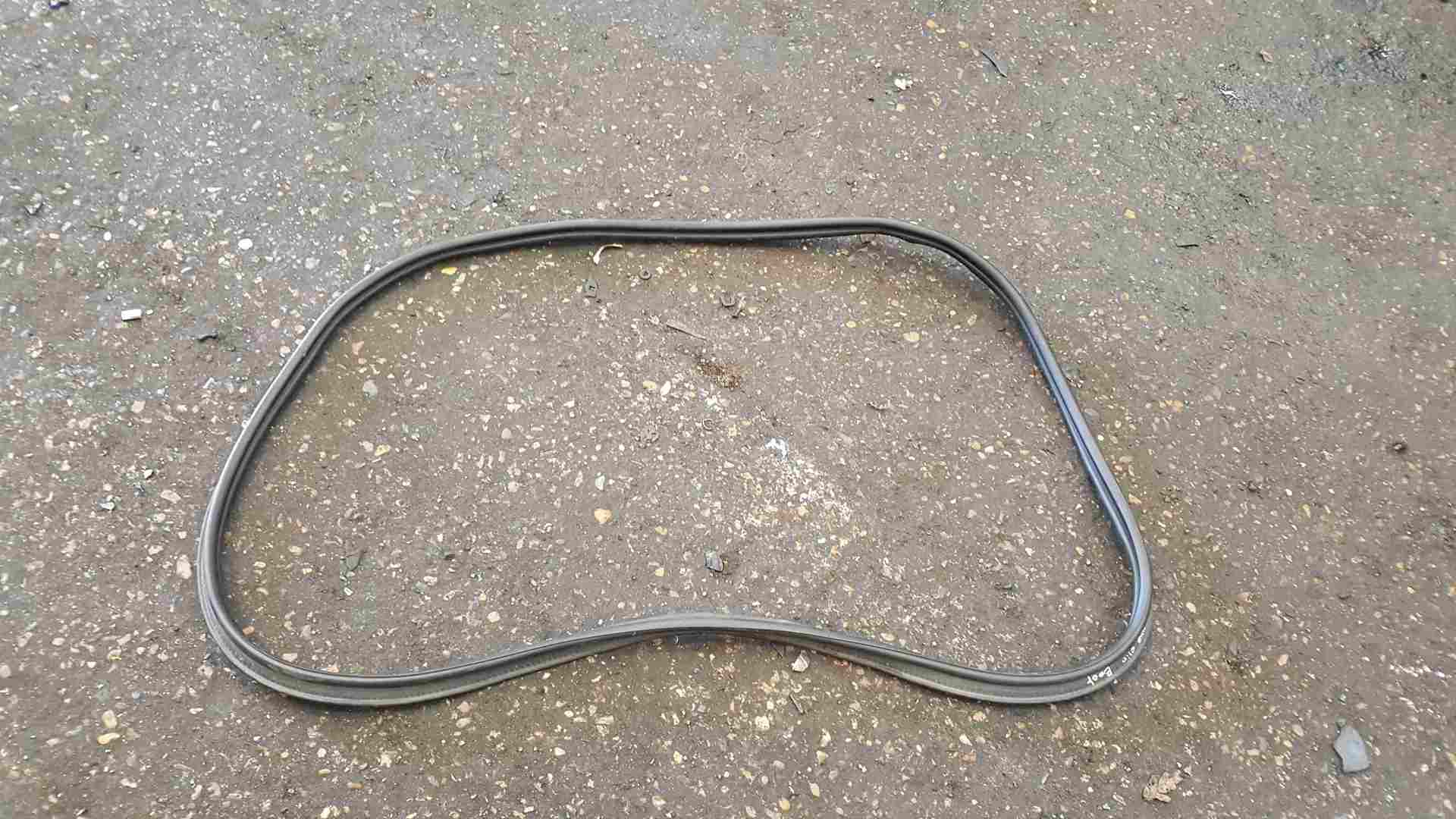 Thumb 2 Renault Clio MK5 2019-2021 Boot Rubber Seal