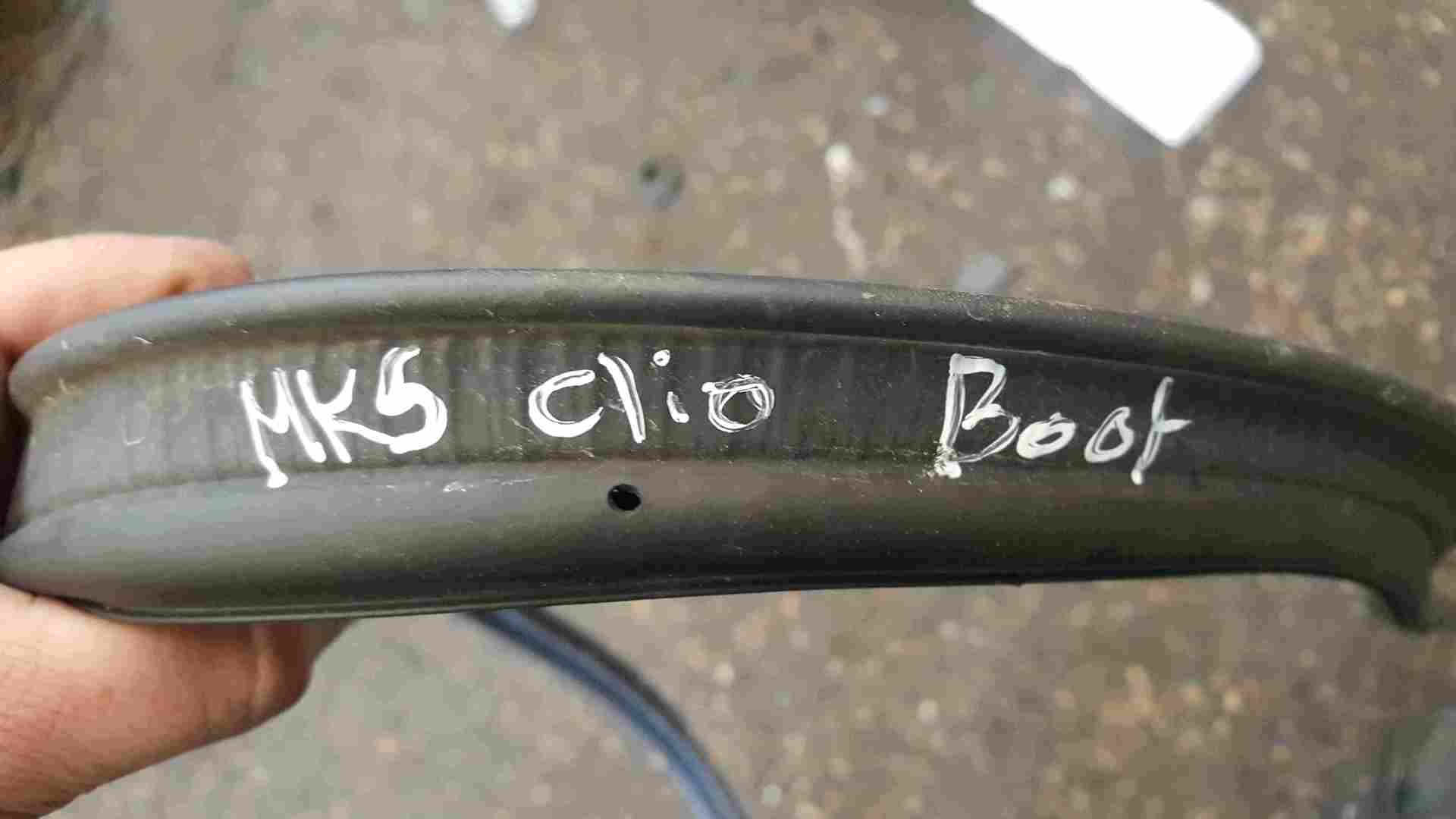 Renault Clio MK5 2019-2021 Boot Rubber Seal