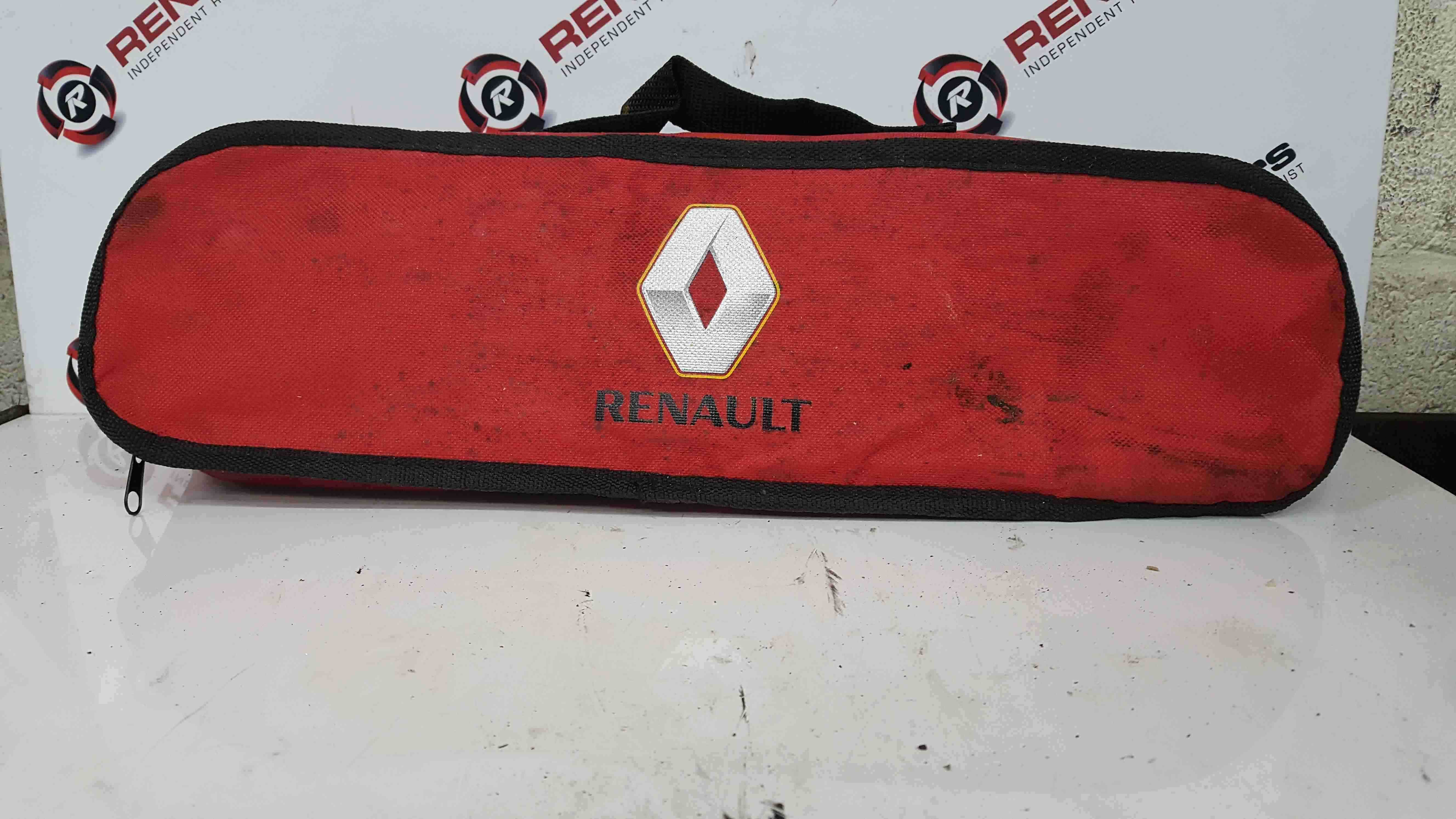 Renault Clio MK4 2012-2021 Breakdown Pack Triangle Hi Vis First Aid