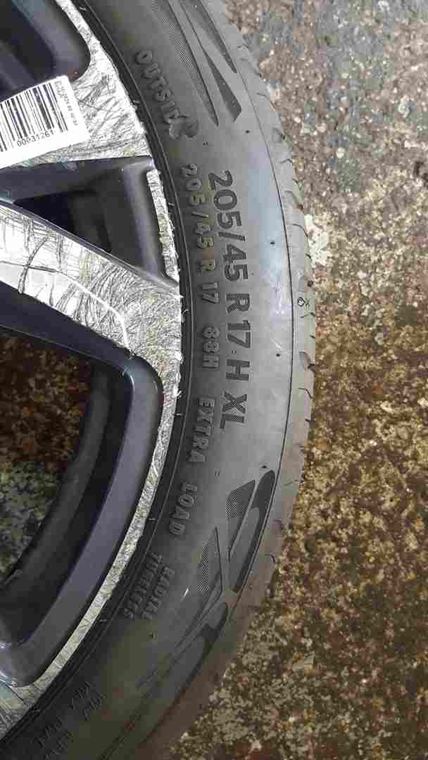 Thumb 9 Renault Clio MK5 2019-2021 Christophea Alloy Wheel 17Inch 2/5 403007131R
