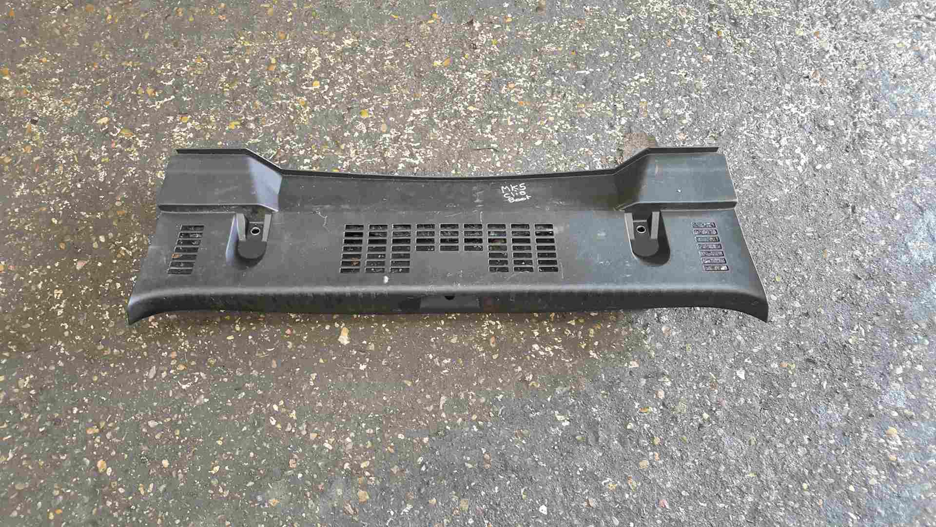 Thumb 3 Renault Clio MK5 2019-2021 Rear Boot Plastic Trim 849205559R