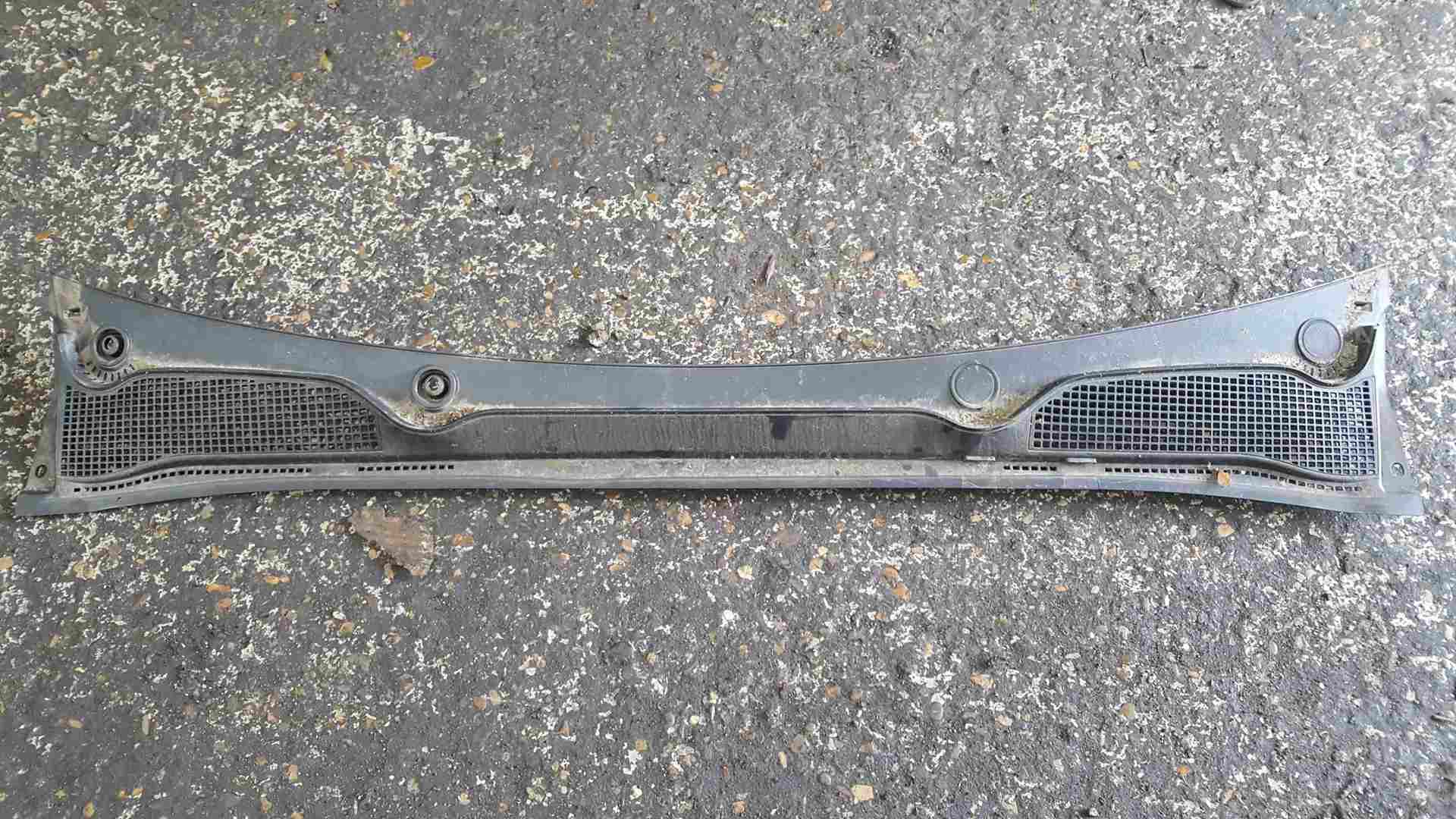 Thumb 3 Renault Clio MK5 2019-2021 Windscreen Scuttle Panel Plastic 668114189R
