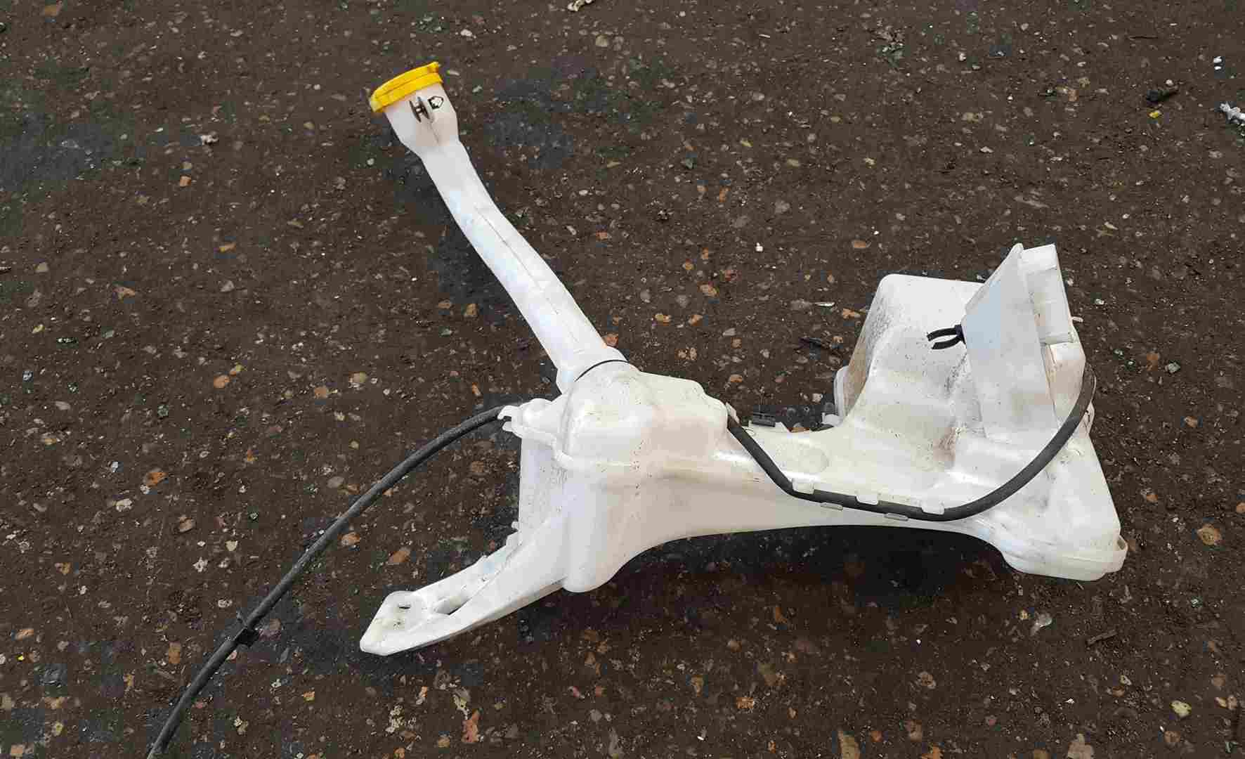 Thumb 2 Renault Clio MK5 2019-2021 Windscreen Washer Bottle + Pump 289209776R 289103103R