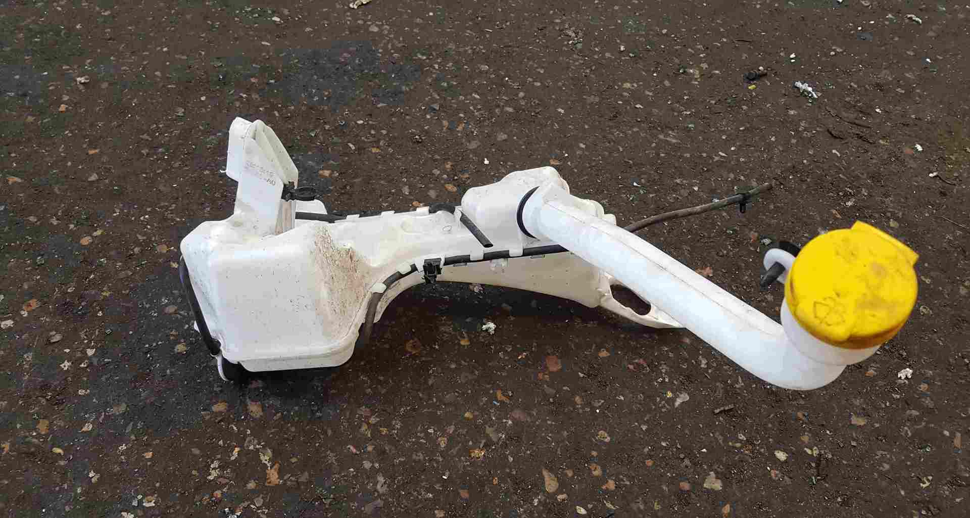 Thumb 6 Renault Clio MK5 2019-2021 Windscreen Washer Bottle + Pump 289209776R 289103103R