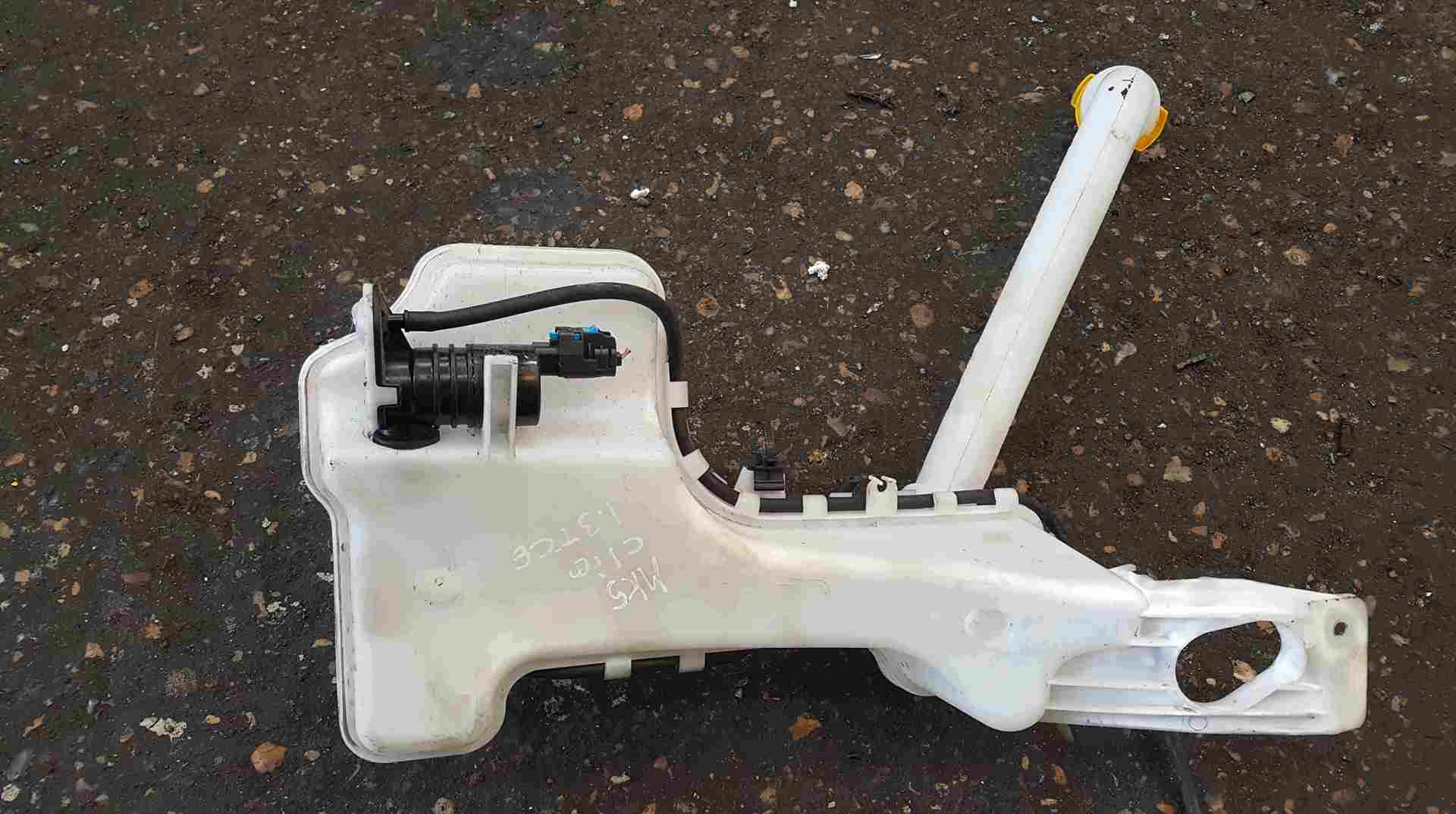 Renault Clio MK5 2019-2021 Windscreen Washer Bottle + Pump 289209776R 289103103R