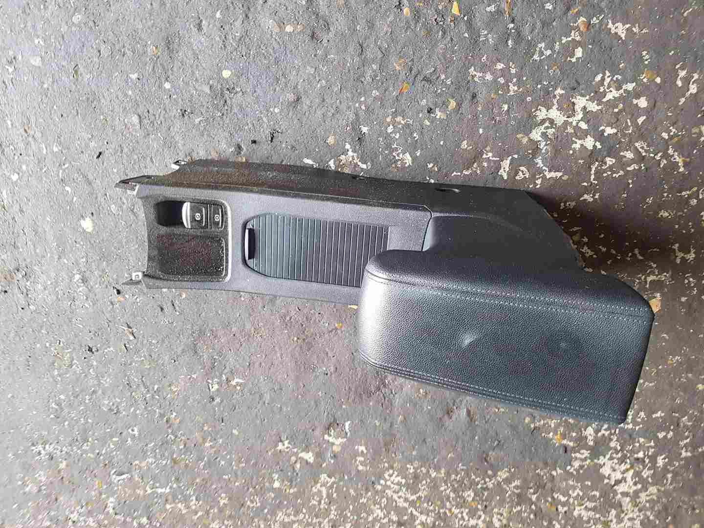 Thumb 2 Renault Clio MK5 2019-2023 Centre Console Armrest Leather