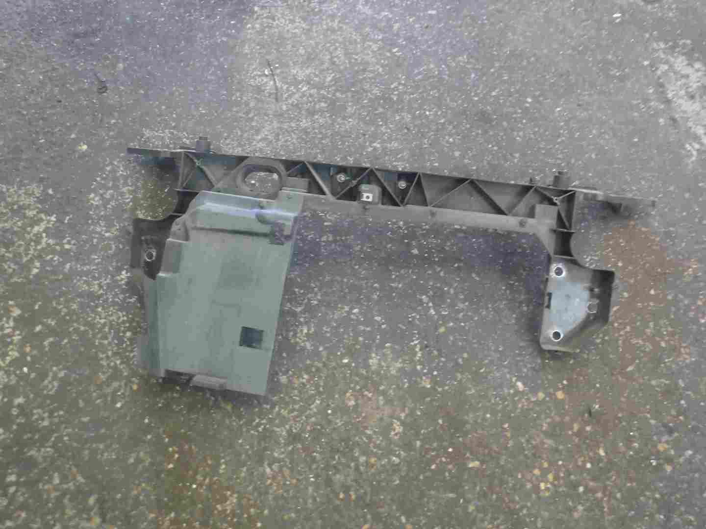Renault Clio Sport 2005-2009 197 Front Headlight Slam Panel Plastic