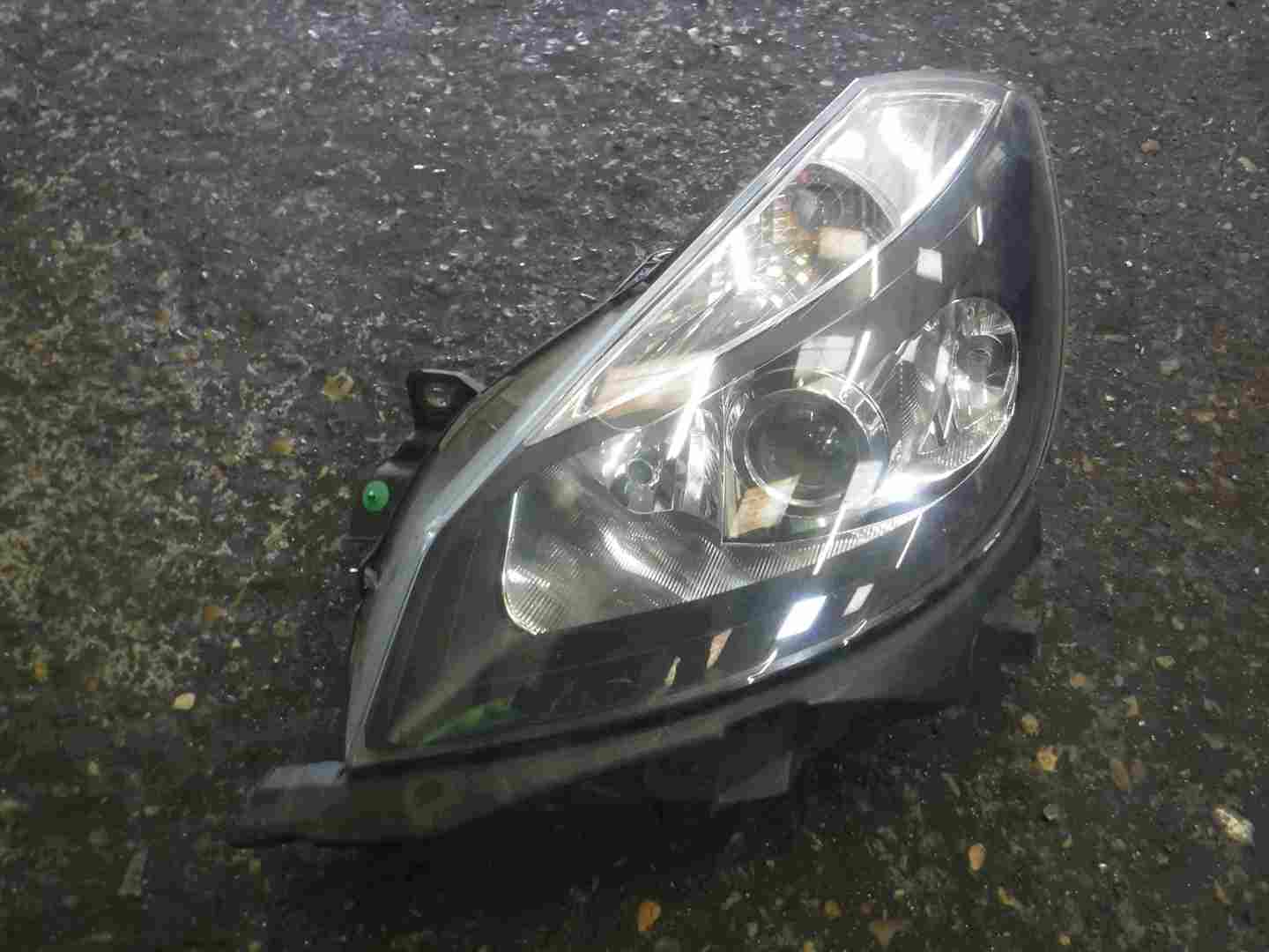 Renault Clio Sport 2005-2009 197 Passenger NSF Xenon Headlight Black Backing