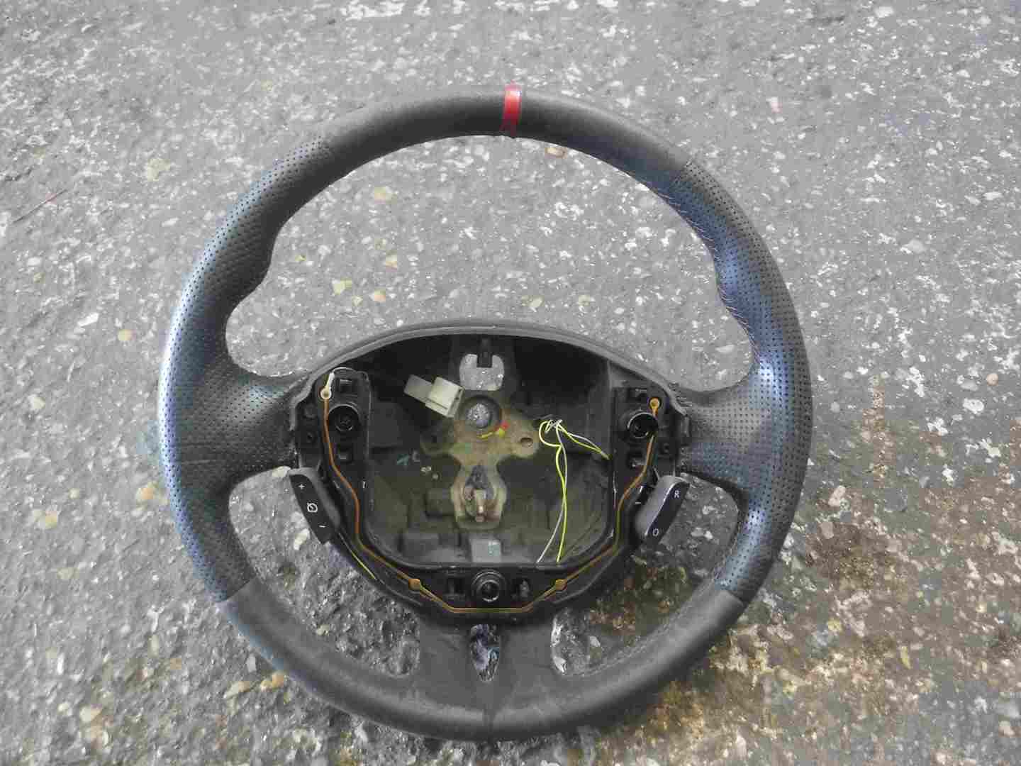 Renault Clio Sport 2005-2009 197 Steering Wheel Cruise Control 3/5