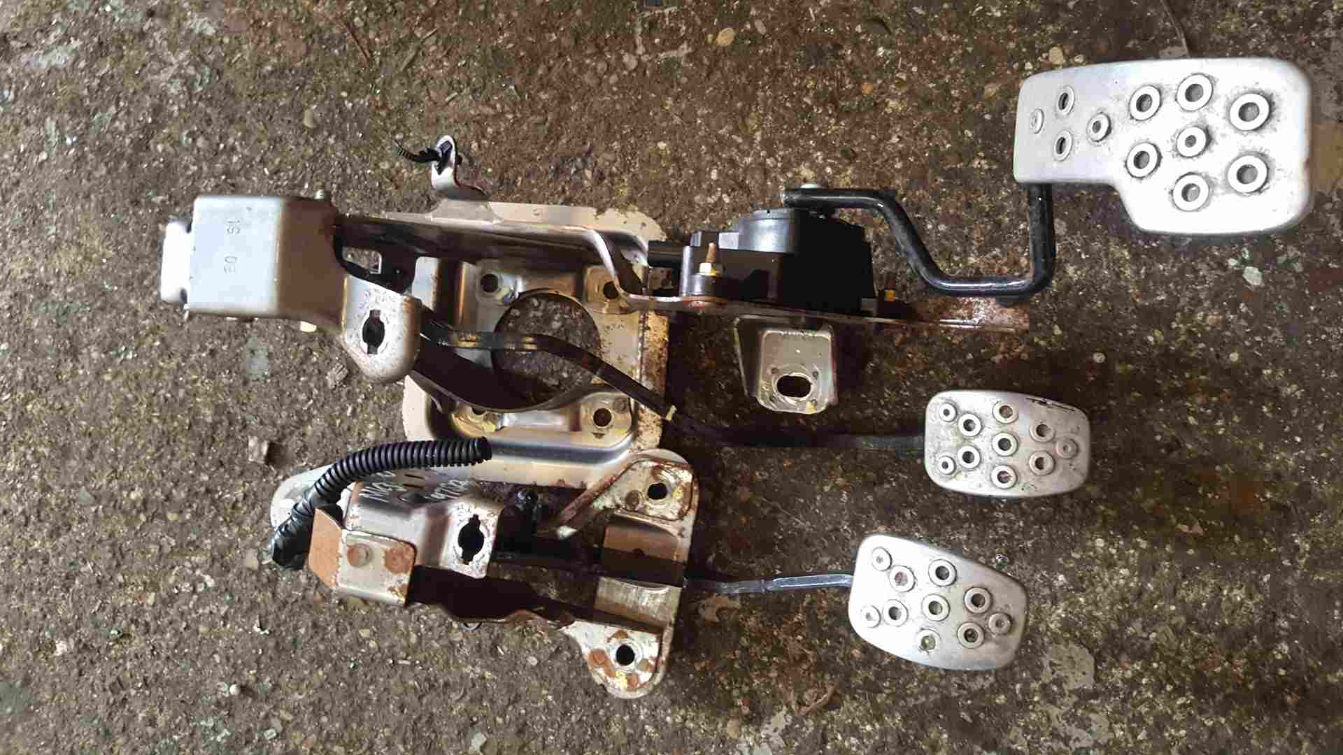 Thumb 2 Renault Clio Sport 2005-2012 197 200 Accelerator Pedal Cluch Brake Mechanism