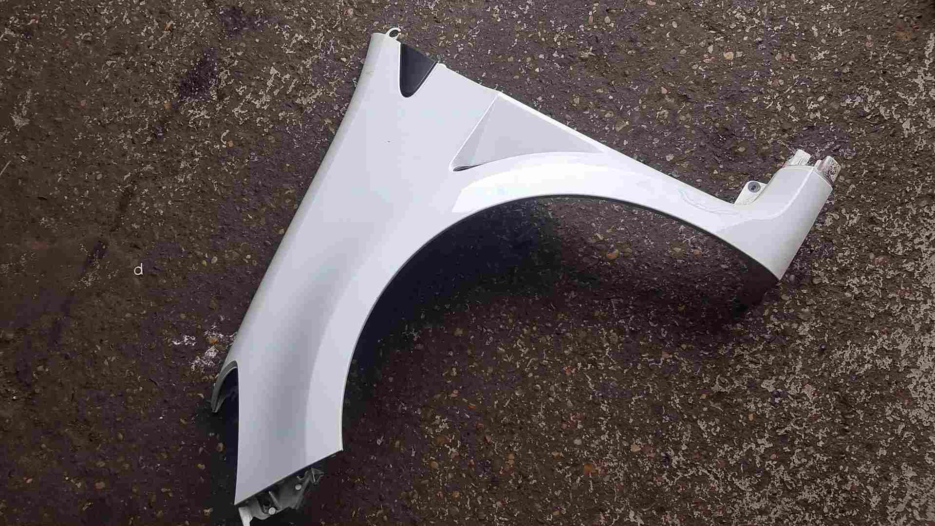 Thumb 2 Renault Clio Sport 2005-2012 197 200 Passenger Ns Wing 215 White Ov369 369 VENT